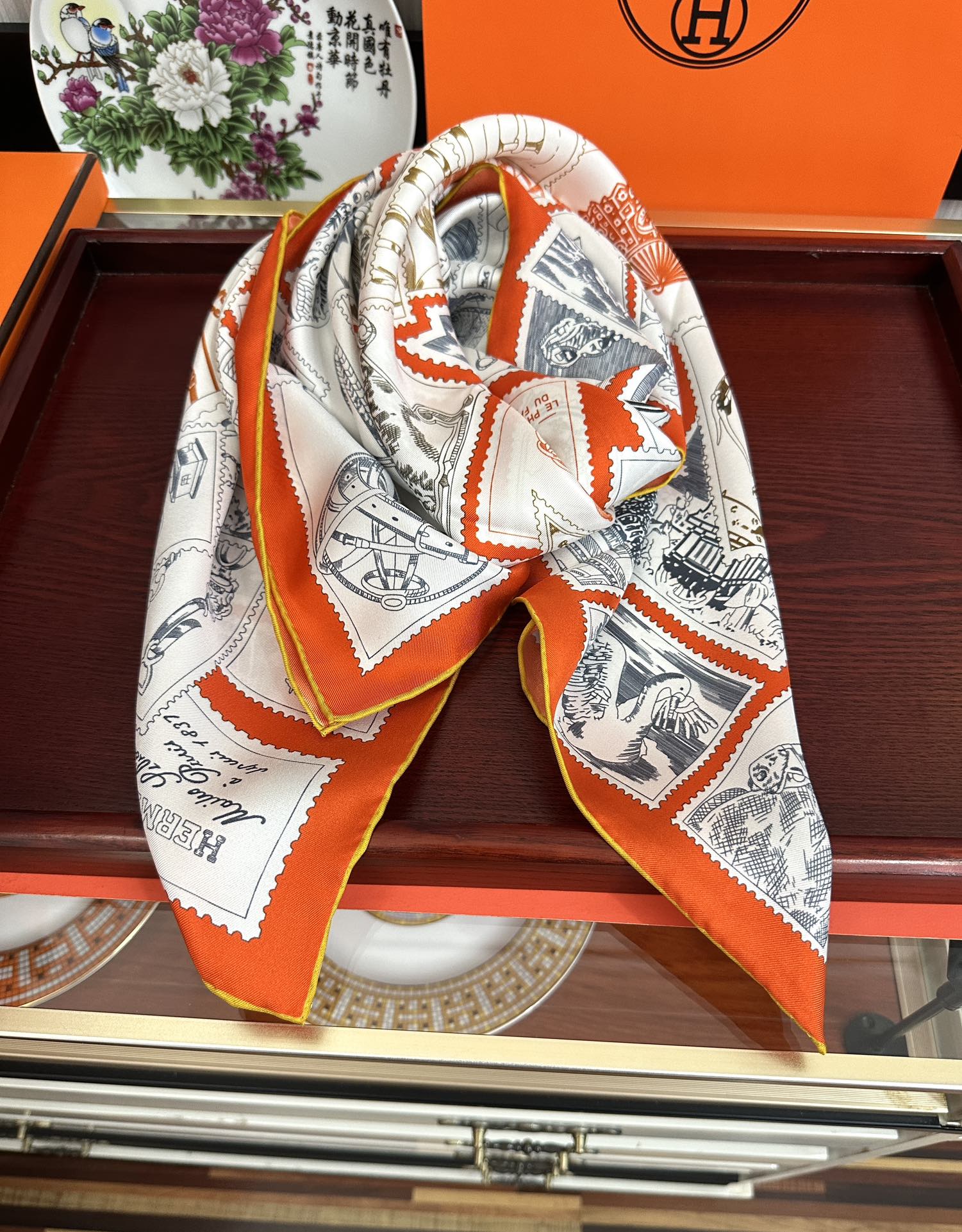 上新2025 。HERMES 重磅庆祝【福宝集邮者】90方巾嘴唇精简时髦，太美了 品质感很显好得意好搭到