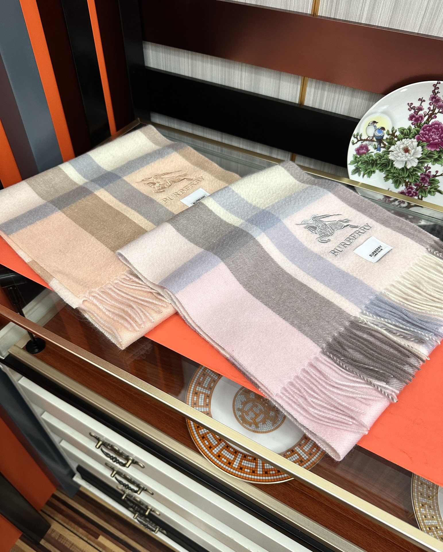 。85%山羊绒  2025巴宝莉【刺绣战马】采用内蒙古顶级山羊绒 最新款男女通用情侣款👫重磅推荐💥 经典