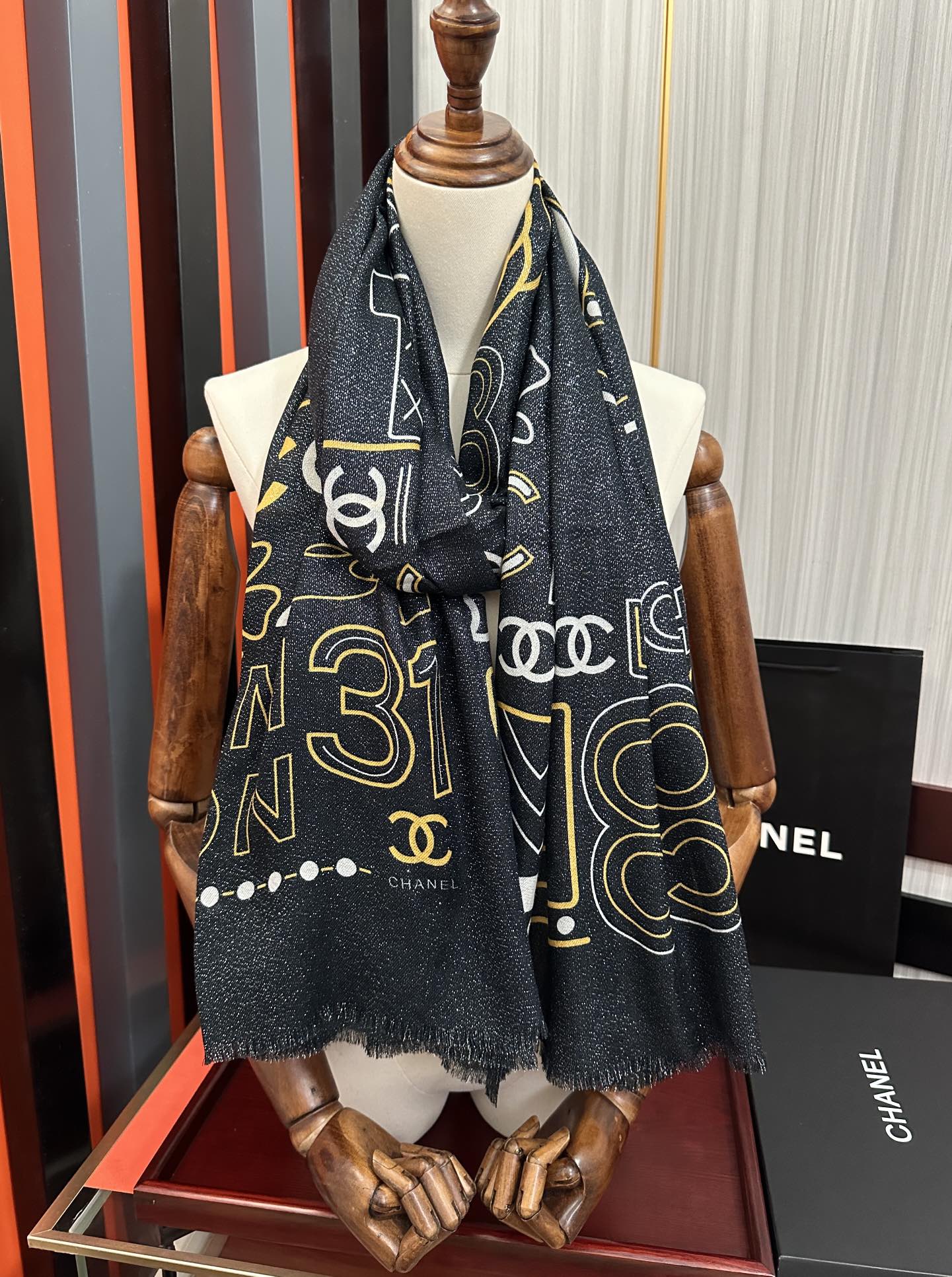 。上新小香 银丝2025 最新款吃瓜闪闪发光咖啡顶级设计太美了，真心赞👍【羊绒绒长巾】😘💍实物真心美 🎀