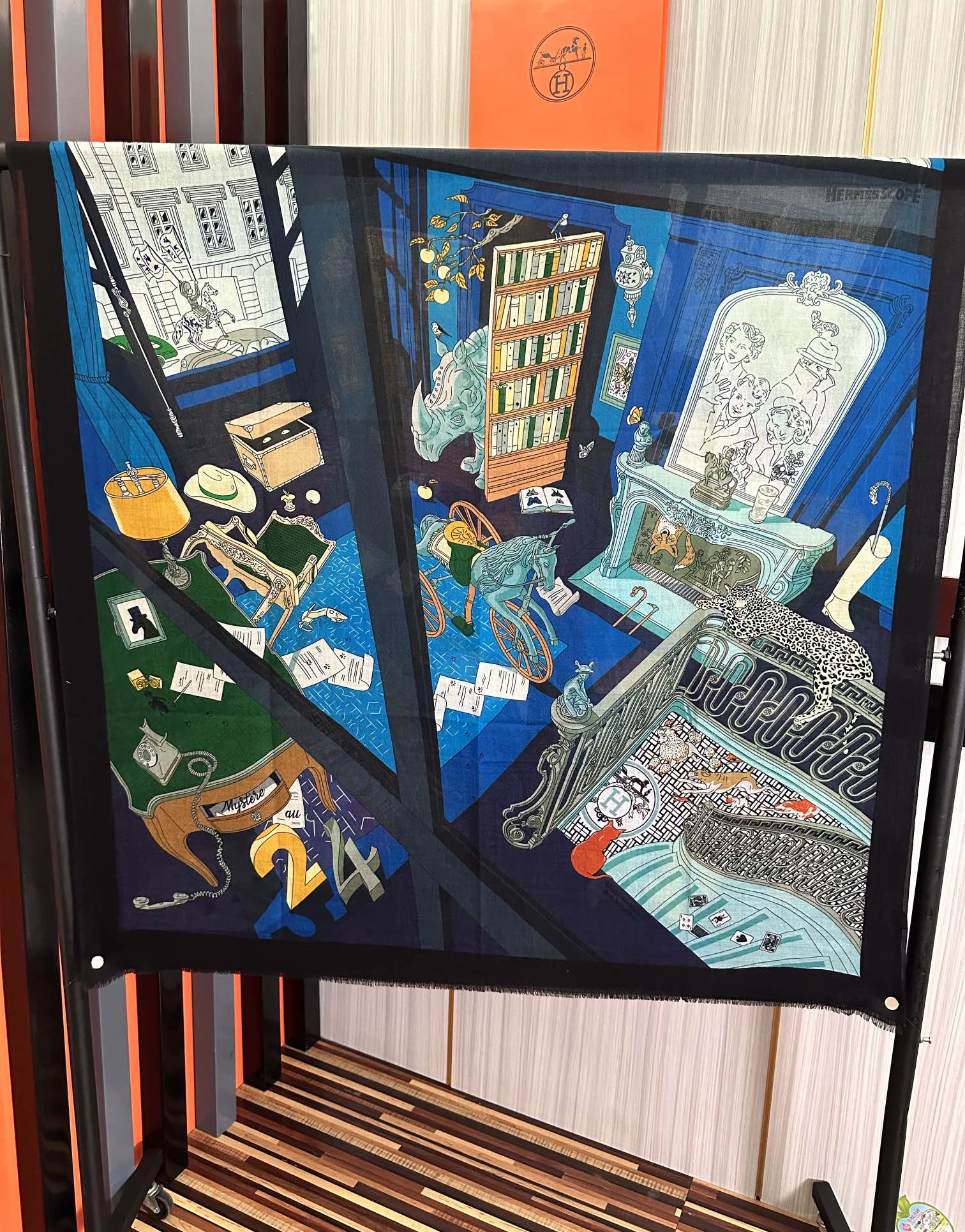 🆕 爱马士2025 最新款【24号之谜】顶级设计太美了，真心赞👍😘💍实物真心美 🎀披肩配以印花💓💃🏻无论