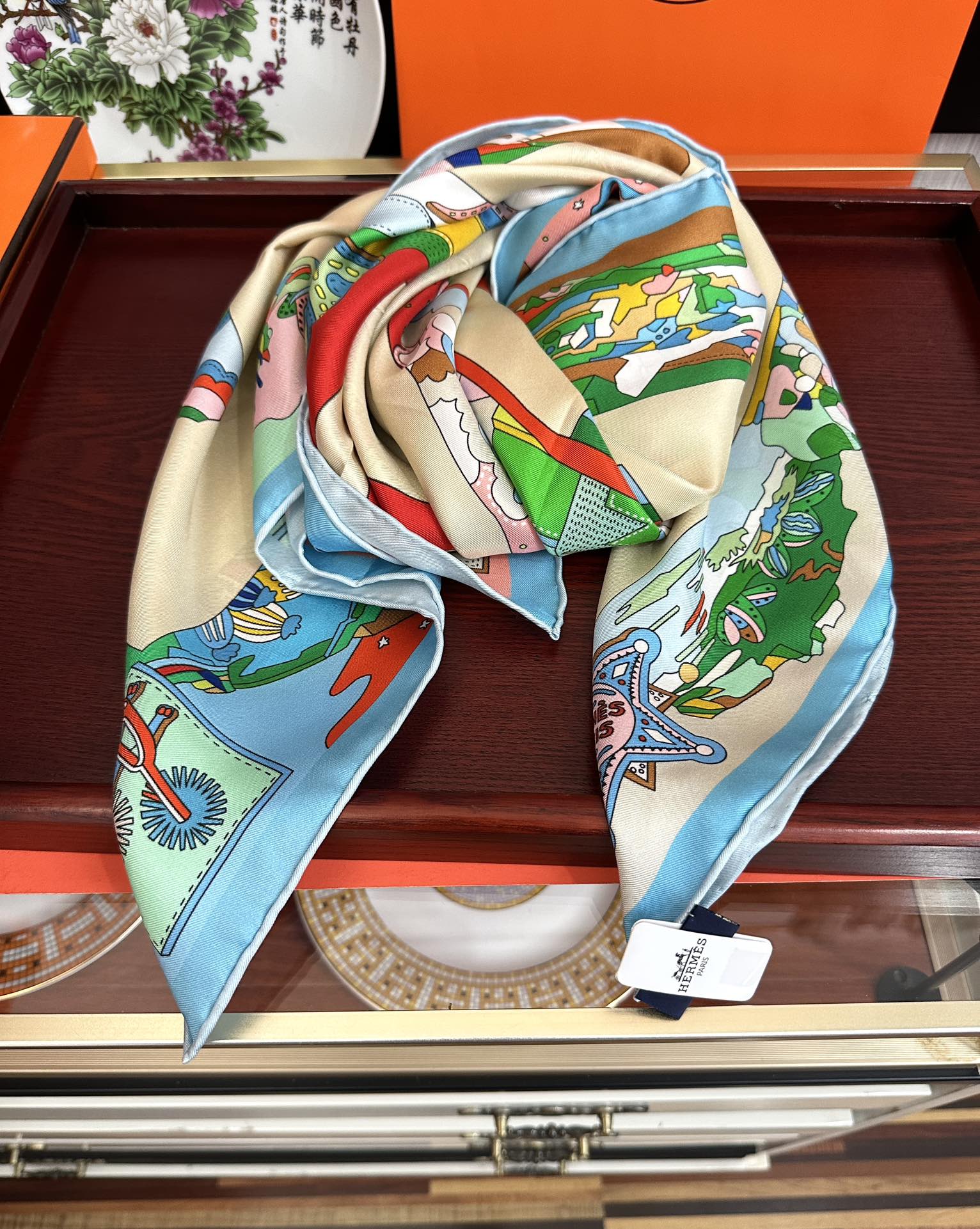 高版本2025 。HERMES 重磅庆祝女士小姐姐们必备款方巾嘴唇精简时髦，太美了發品质感很显好得意好搭