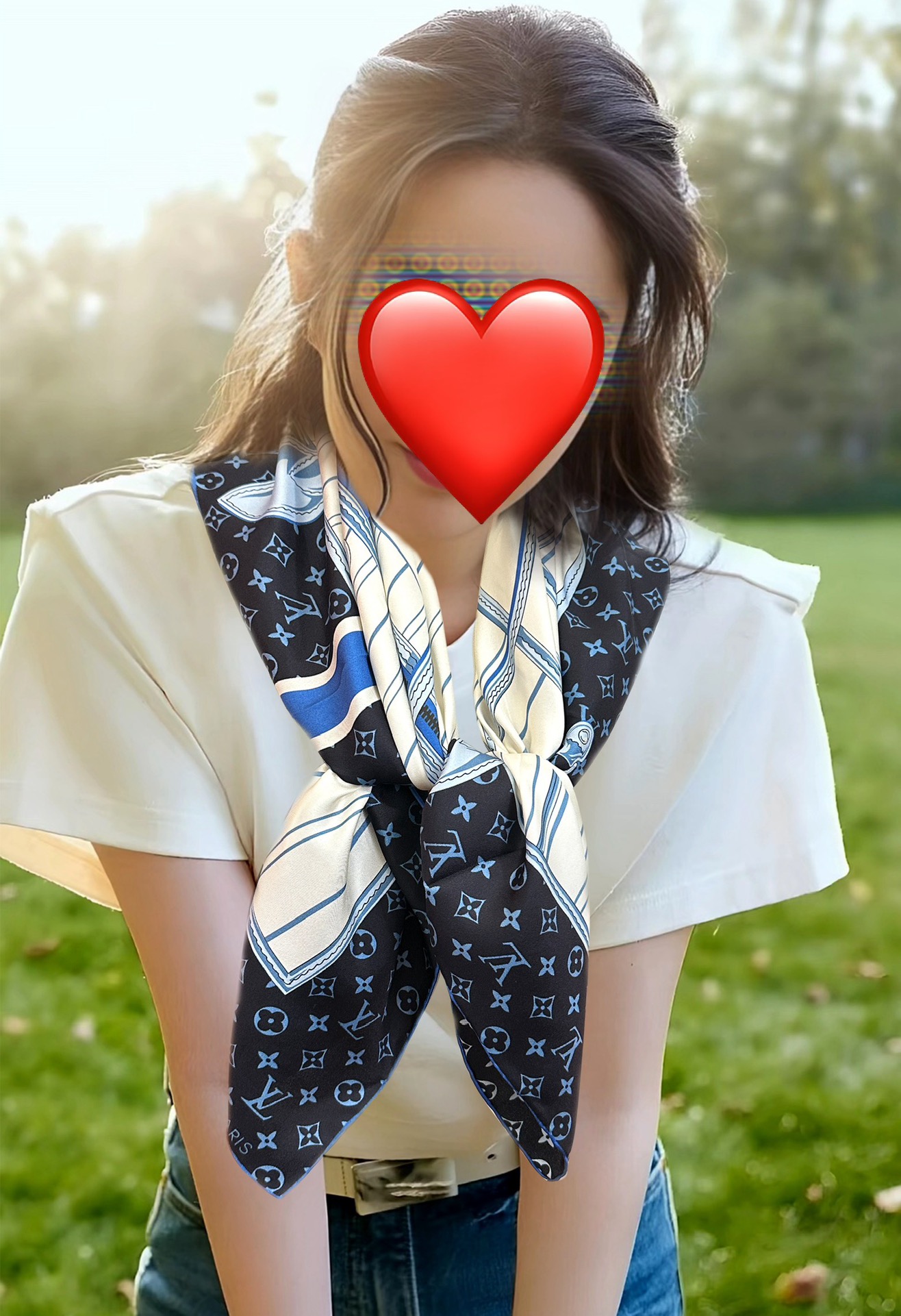  。高版本FENDI庆祝2025本年度最好看的丝巾没有之一了👍满身印有不同尺寸的米色和棕色标志性F Ba