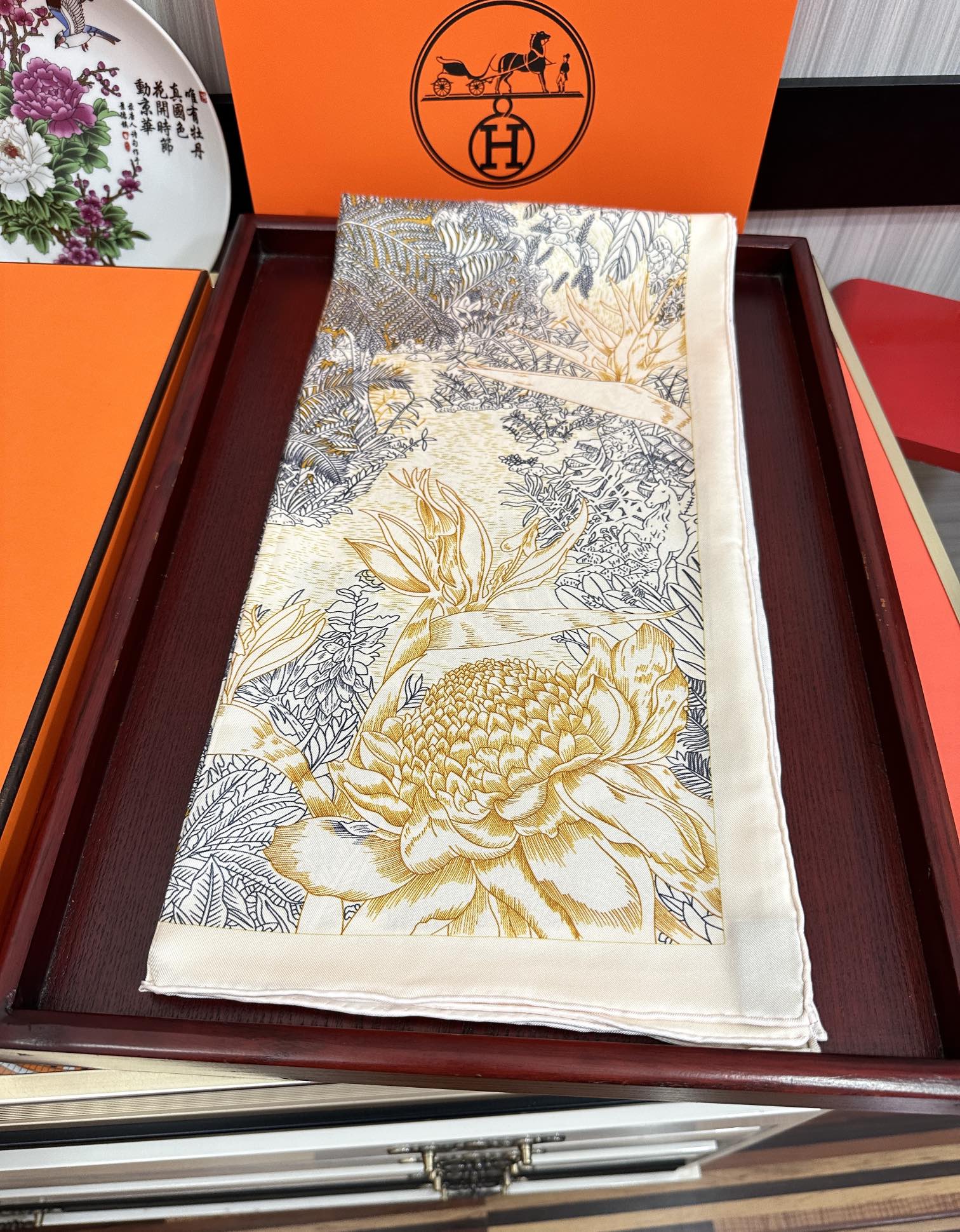 。重磅推荐 爱马🐎士2025 新款 高端设计买到都说好👍下手一定要快高端 大爱❤️女人尤物 货极少 四季