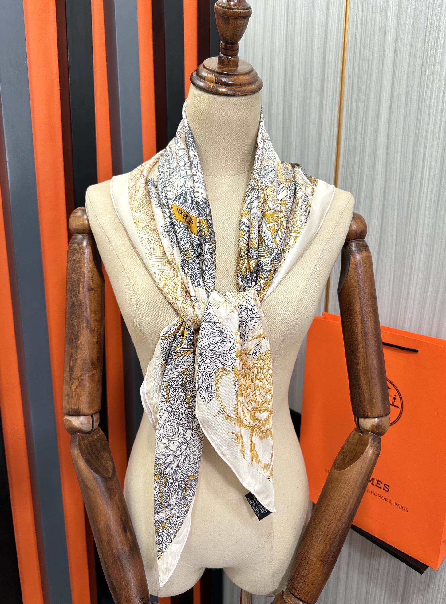 。重磅推荐 爱马🐎士2025 新款 高端设计买到都说好👍下手一定要快高端 大爱❤️女人尤物 货极少 四季