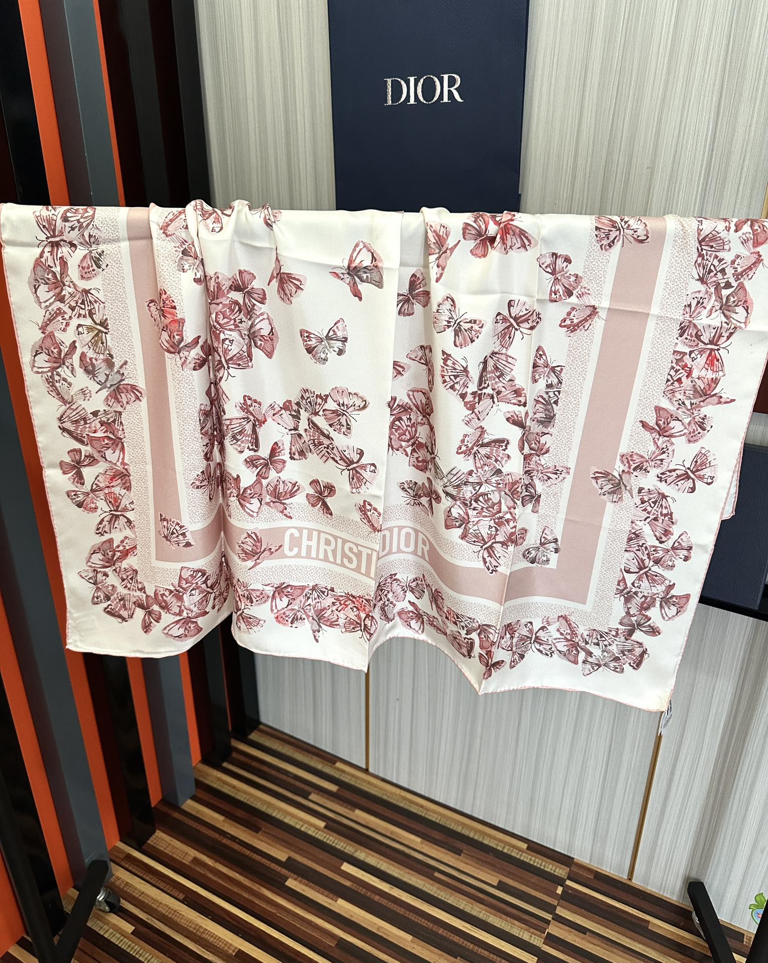 🆕新款 Dior 2025最新款官网同步Camo PaPillon 图案印花庆祝以优雅而诗意的设计全新演