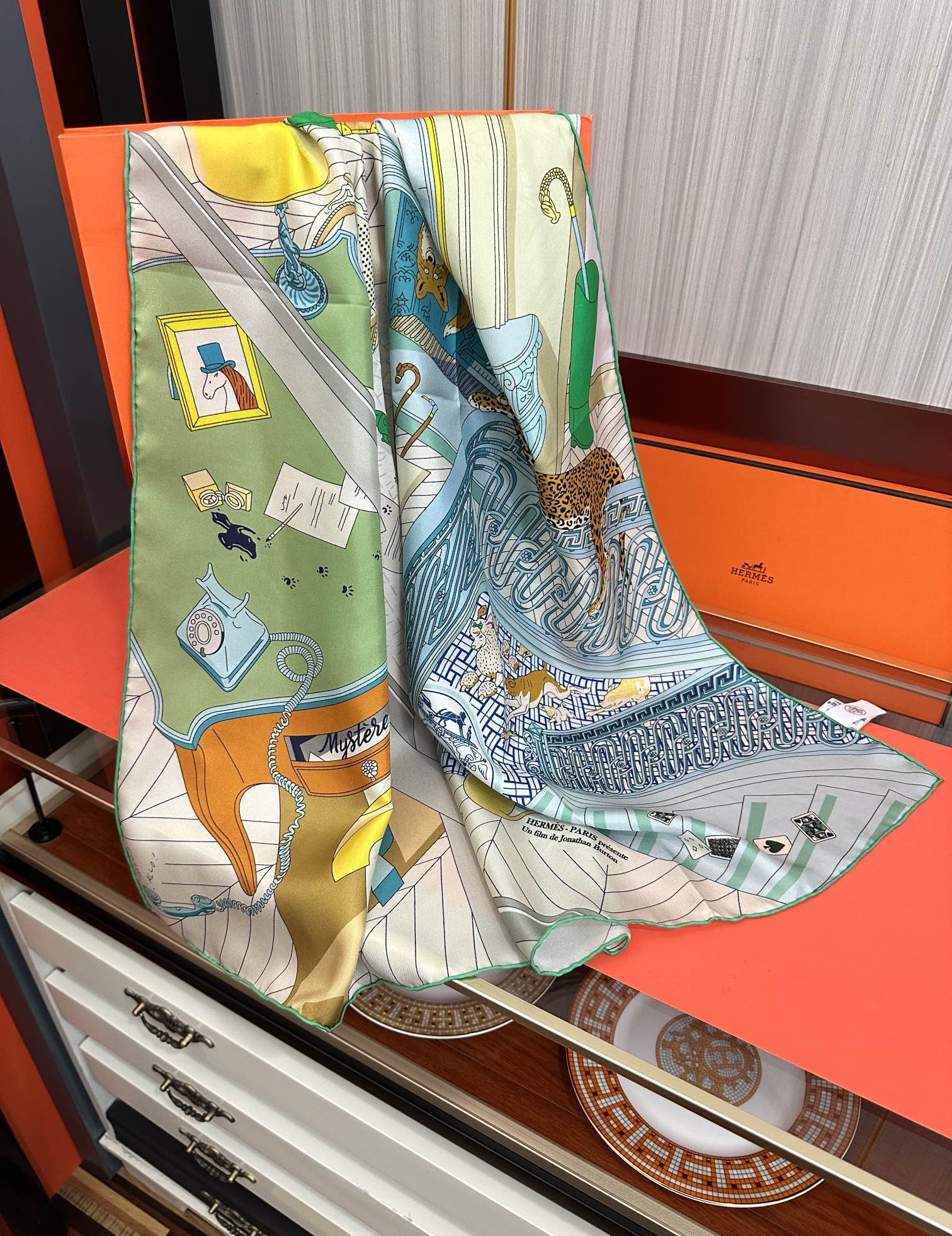 。高品质2025HERMES 【24号之谜】太阳精致卷边嘴唇太美了品质感很显好得意好搭到上瘾的丝巾色带着