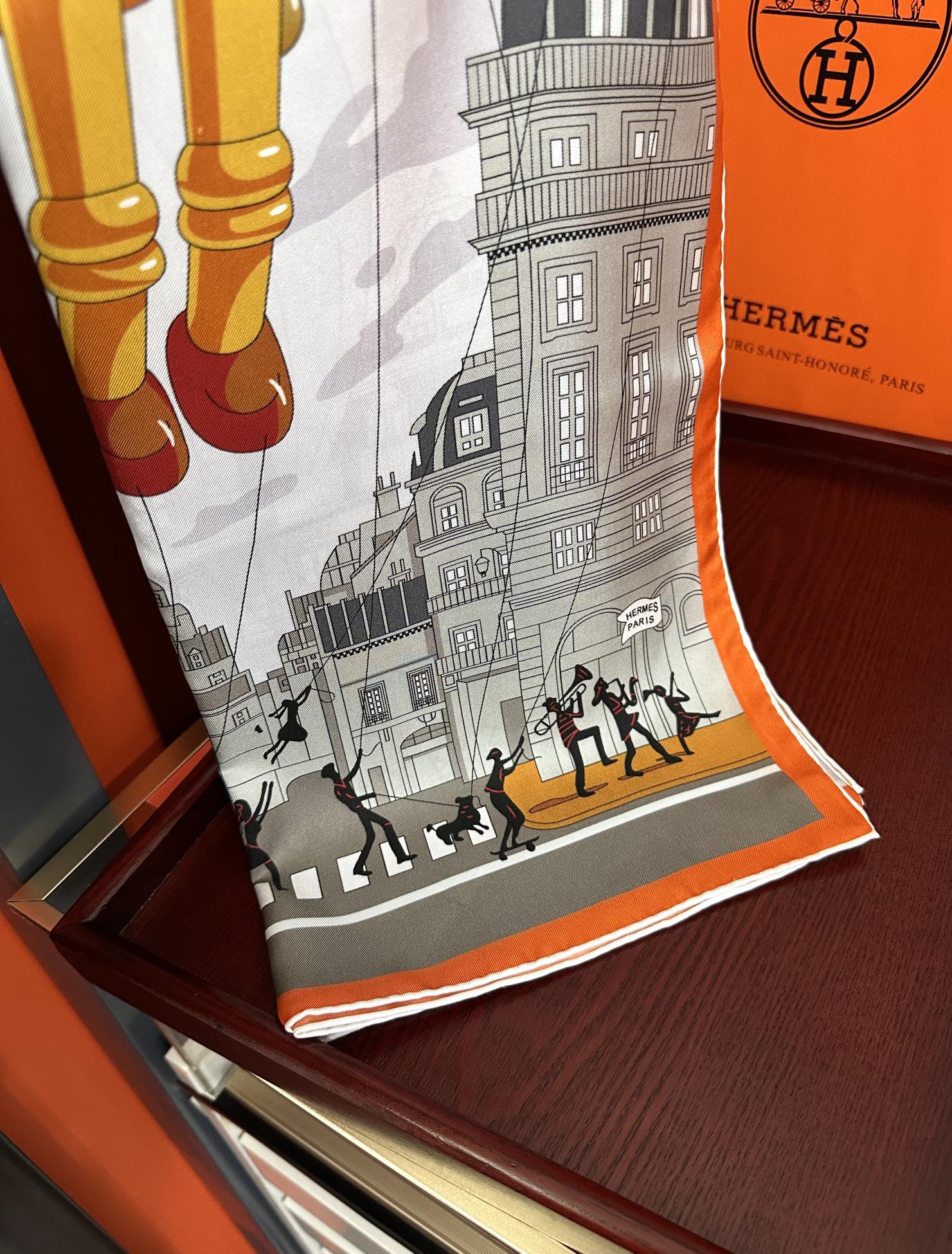 高版本。HERMES 2025官网同步 【爱马仕巡游】太阳精致卷边嘴唇品质感很显好得意好搭到上瘾的丝巾色