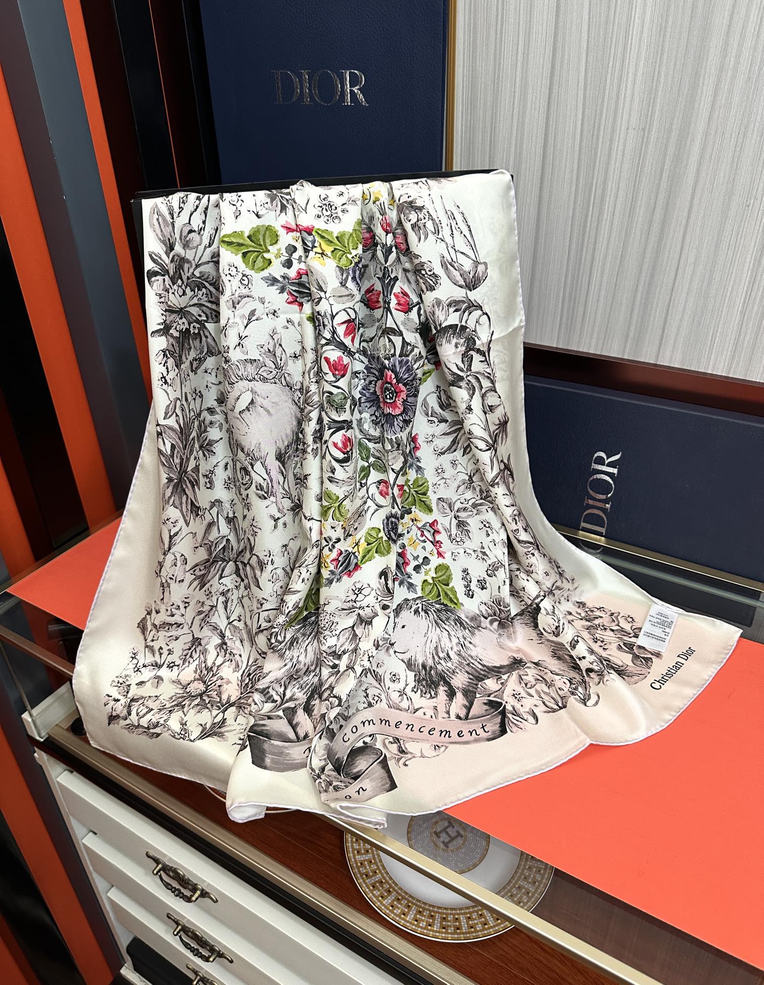 🆕新款 迪奥 官网同步 【花卉系列】太美了 2025春夏季新款，太美了玫瑰买到都说好👍下手一定要快高端 