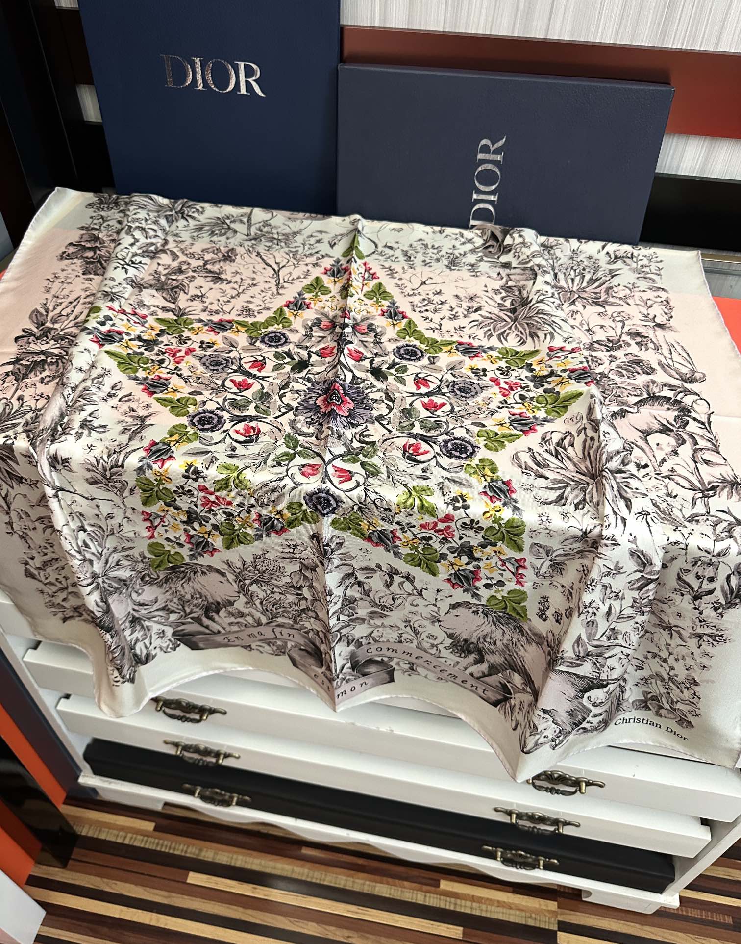 🆕新款 迪奥 官网同步 【花卉系列】太美了 2025春夏季新款，太美了玫瑰买到都说好👍下手一定要快高端 