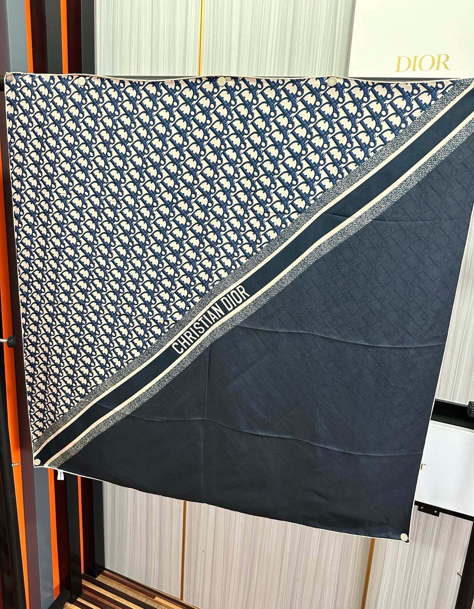 。 迪澳2025【D字印花字母】春夏季新款，太美了玫瑰买到都说好👍下手一定要快高端 大爱❤️女人尤物 货