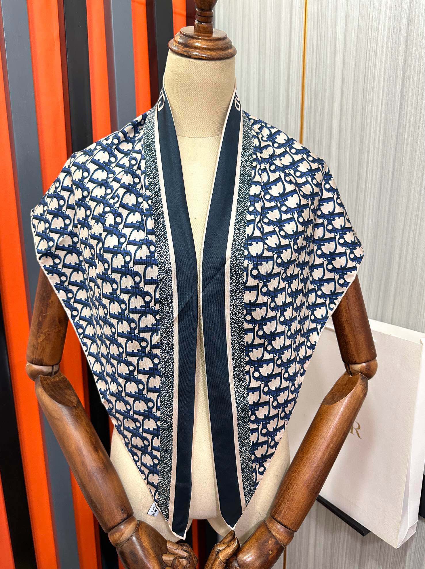 。 迪澳2025【D字印花字母】春夏季新款，太美了玫瑰买到都说好👍下手一定要快高端 大爱❤️女人尤物 货