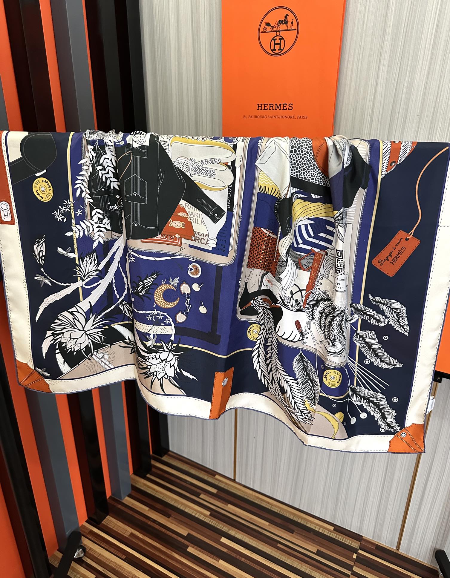 🆕爱 马 仕 官网同步手工卷边真丝方巾得意  这款爱马家展现强大而迷人的女性魅力精髓色此90厘米方巾推出