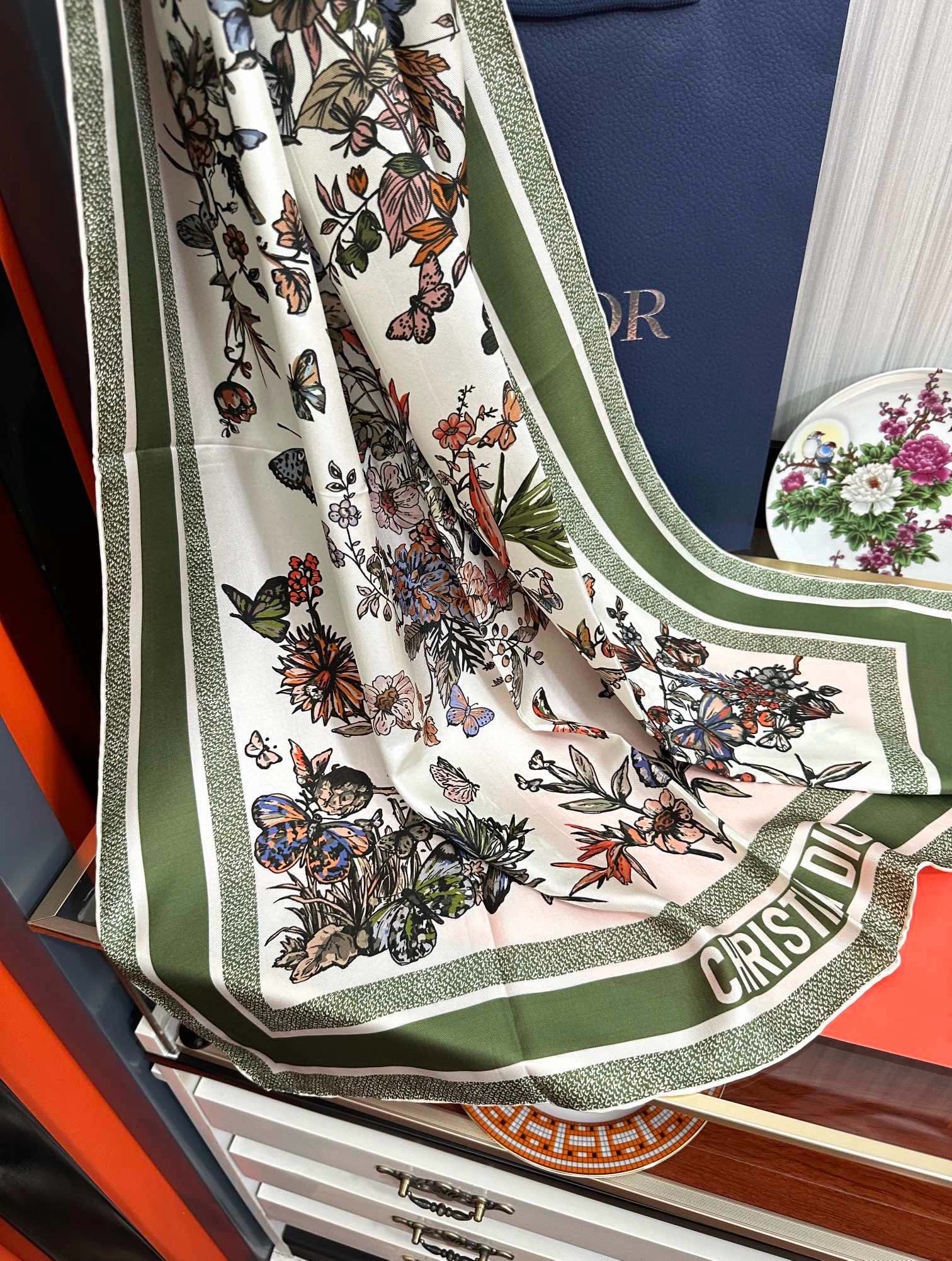 。 迪澳2025春夏季新款，太美了玫瑰买到都说好👍下手一定要快高端 大爱❤️女人尤物 货极少 四季都可以