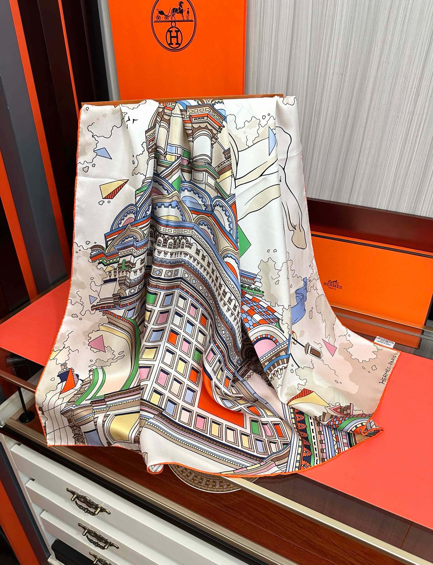 🆕高品质 爱马仕 2025新款太美了【骏马奔腾】精致手工卷边，买到都说好👍下手一定要快高端 大爱❤️女人