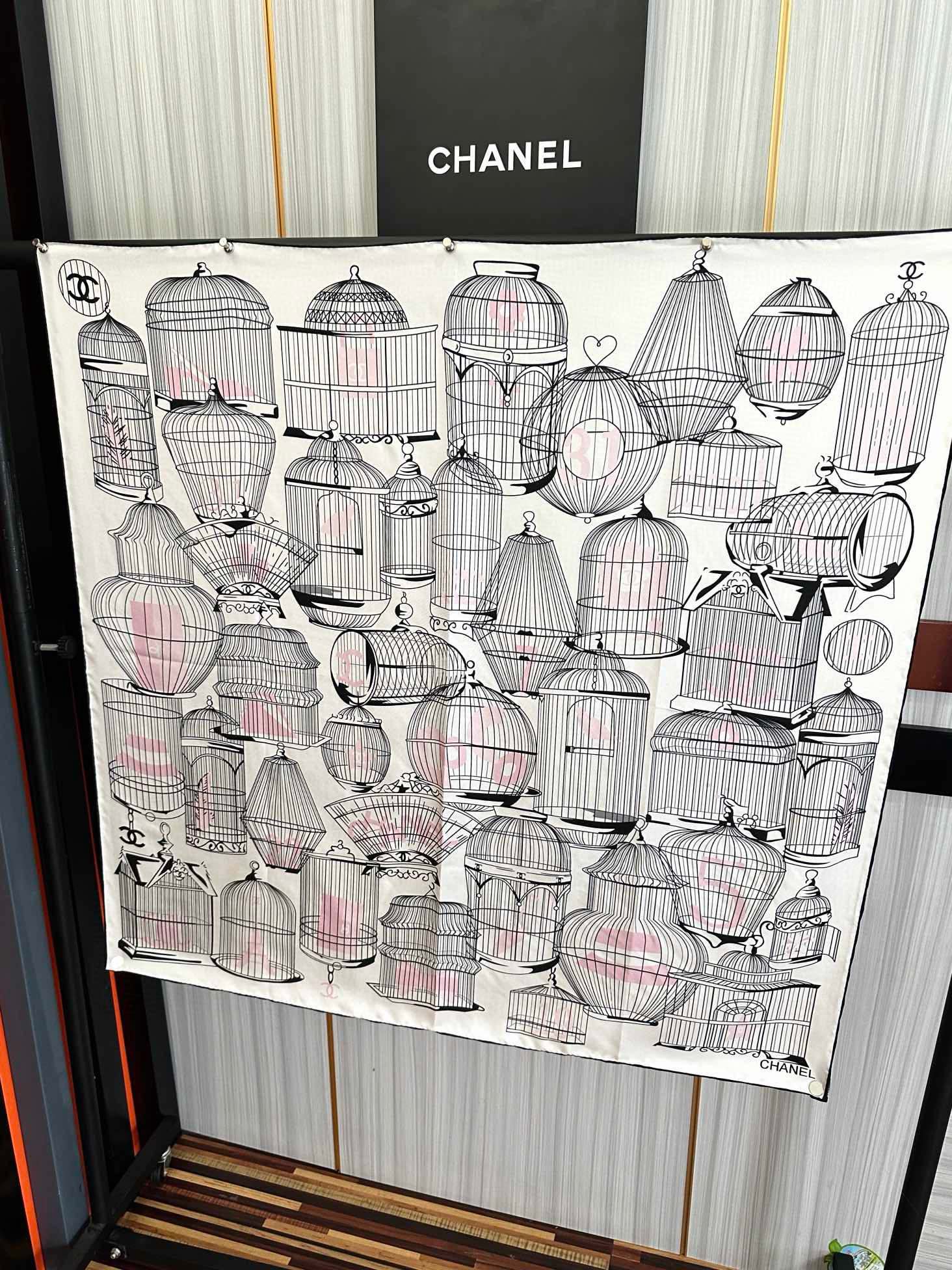 🆕2010最新款 香奈儿 顶级设计师 又一新款出货了庆祝靓女们必备款色太美了玫瑰上身效果非常美得意各种图