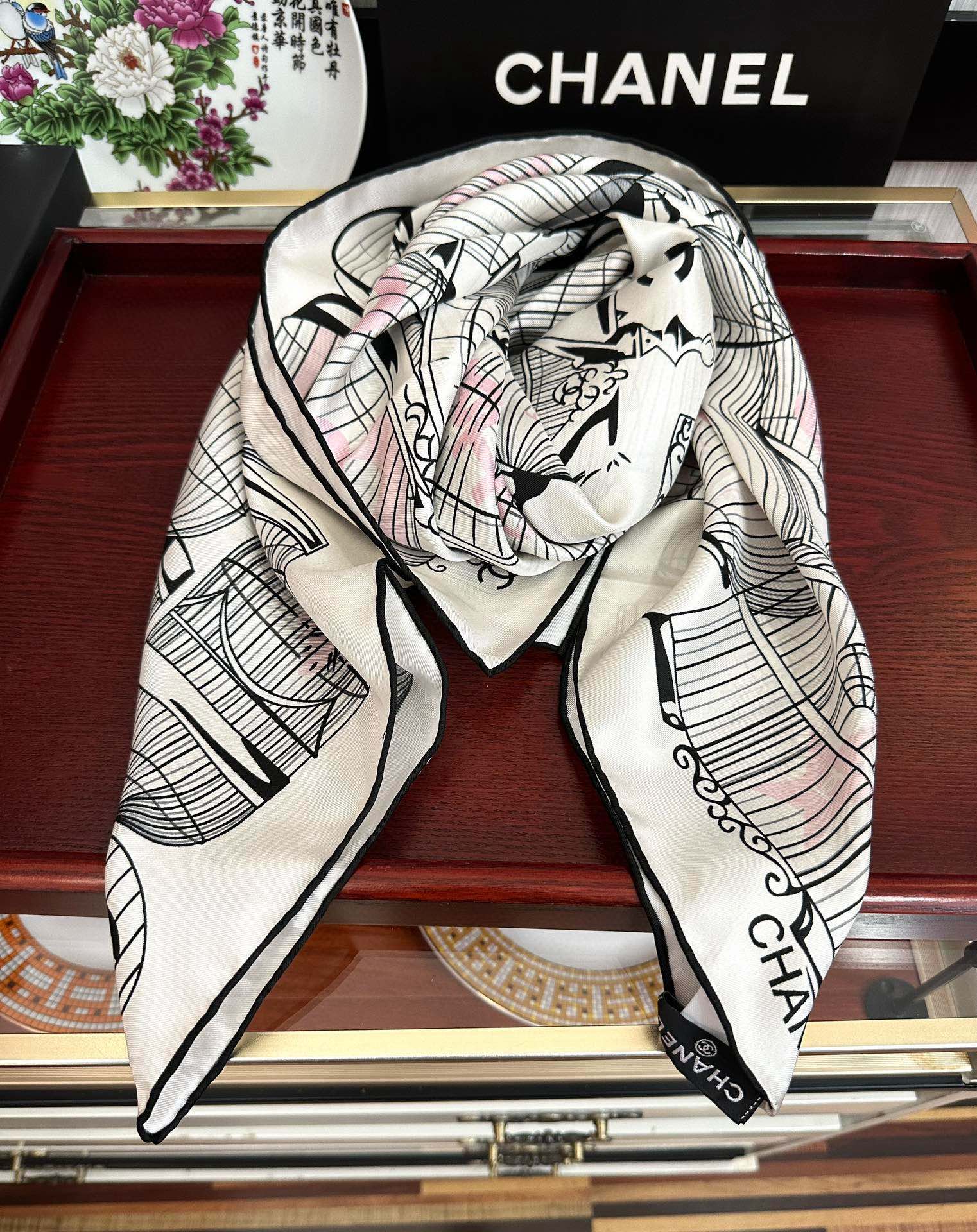 🆕2010最新款 香奈儿 顶级设计师 又一新款出货了庆祝靓女们必备款色太美了玫瑰上身效果非常美得意各种图