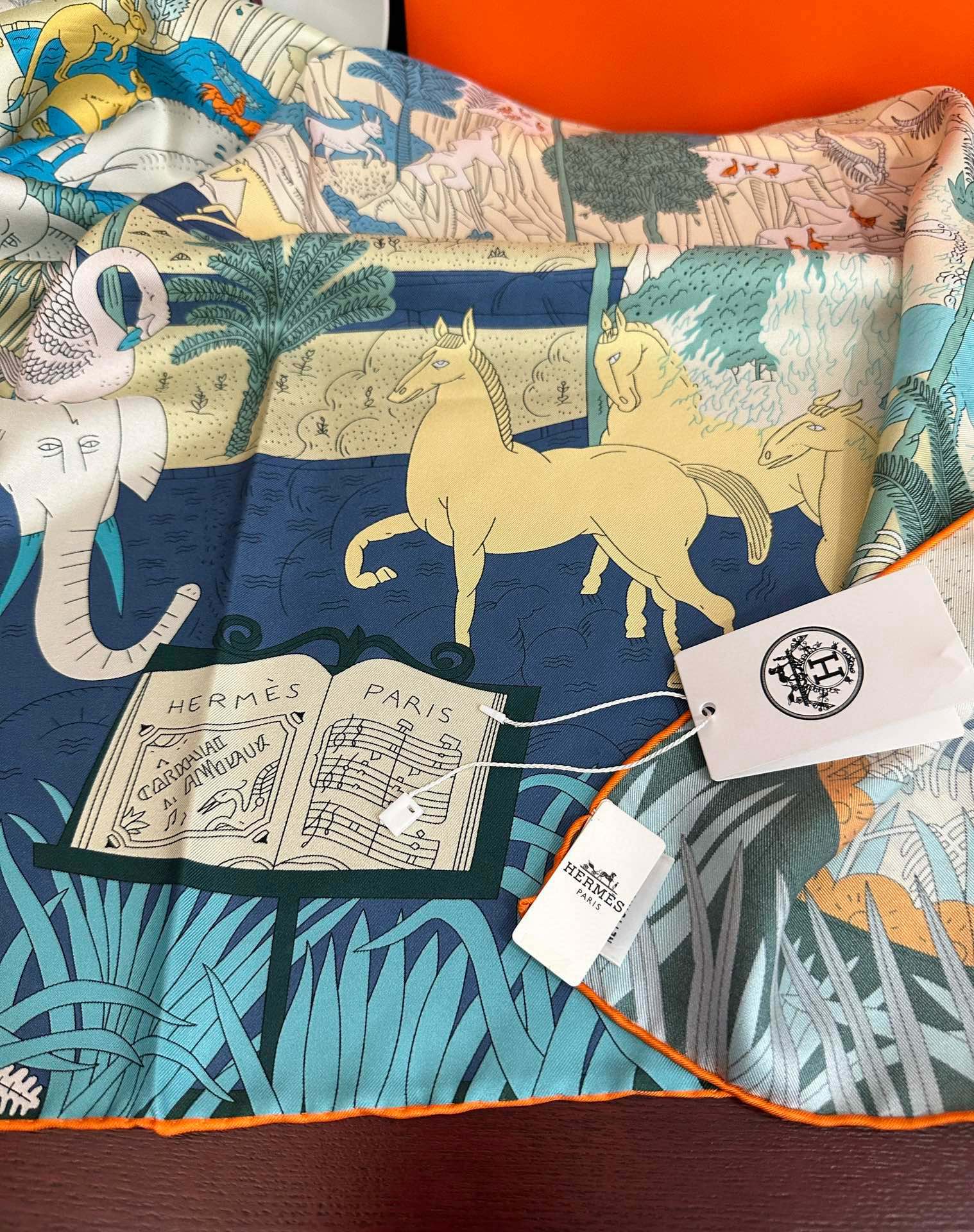 上新2025 。HERMES 重磅庆祝【大自然动物森林】方巾嘴唇精简时髦，品质感很显好得意好搭到上瘾的丝