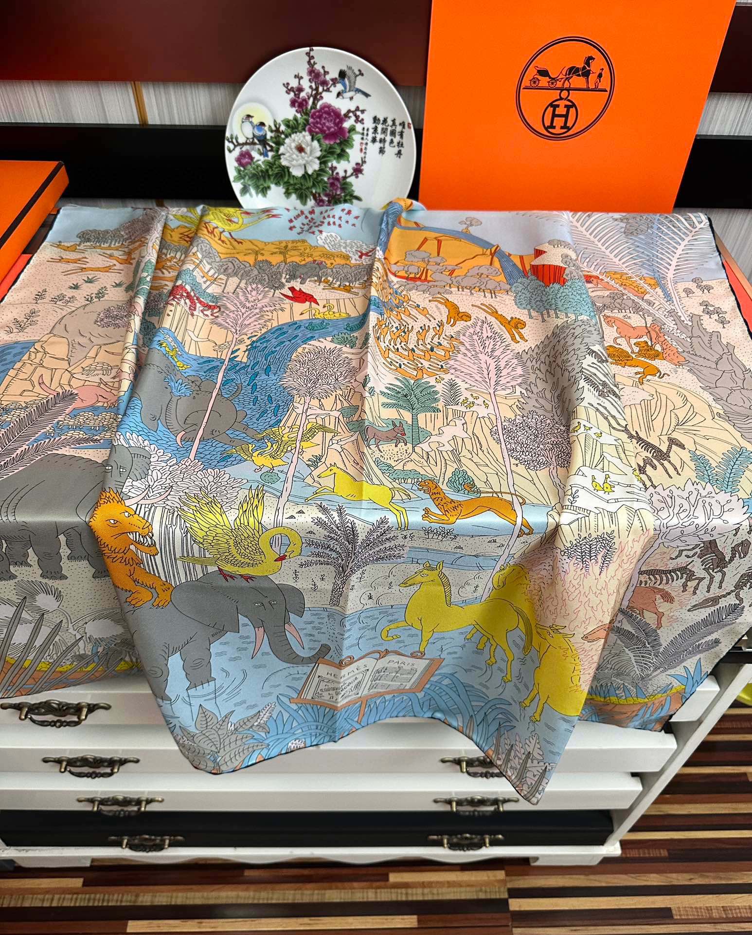 上新2025 。HERMES 重磅庆祝【大自然动物森林】方巾嘴唇精简时髦，品质感很显好得意好搭到上瘾的丝