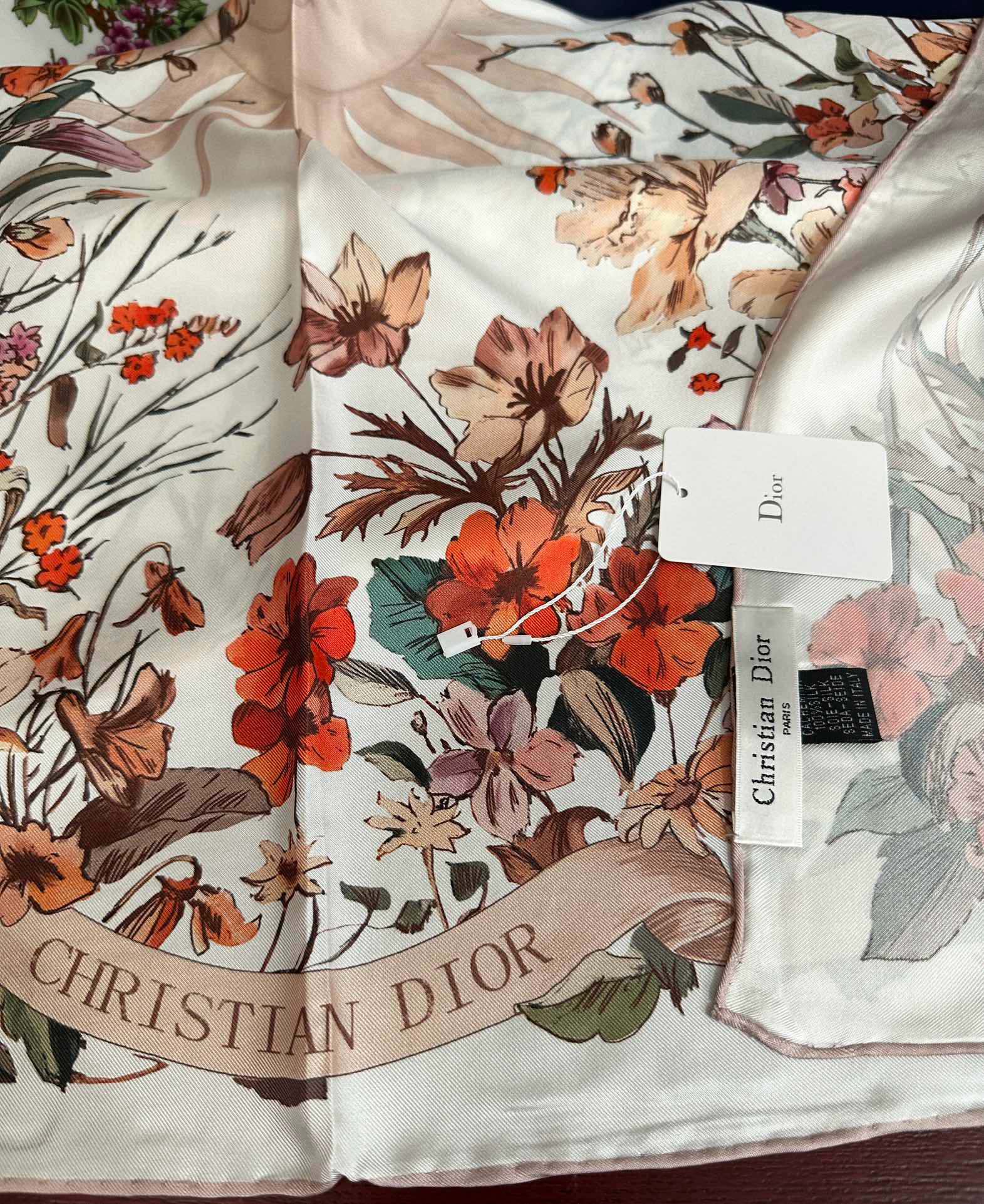 。 迪奥2025春夏季新款，【太阳花神系列】太美了玫瑰买到都说好👍下手一定要快高端 大爱❤️女人尤物 货