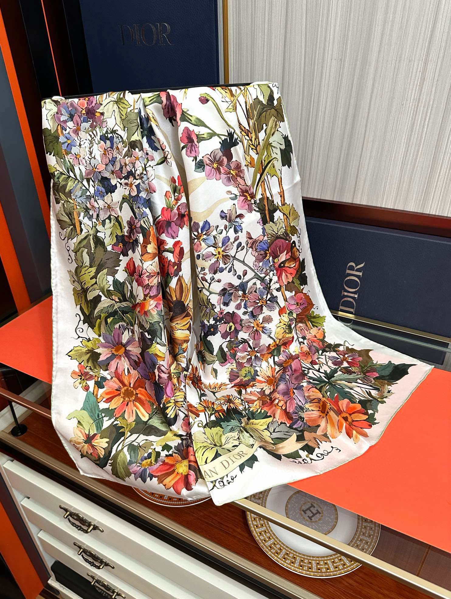 。 迪奥2025春夏季新款，【太阳花神系列】太美了玫瑰买到都说好👍下手一定要快高端 大爱❤️女人尤物 货