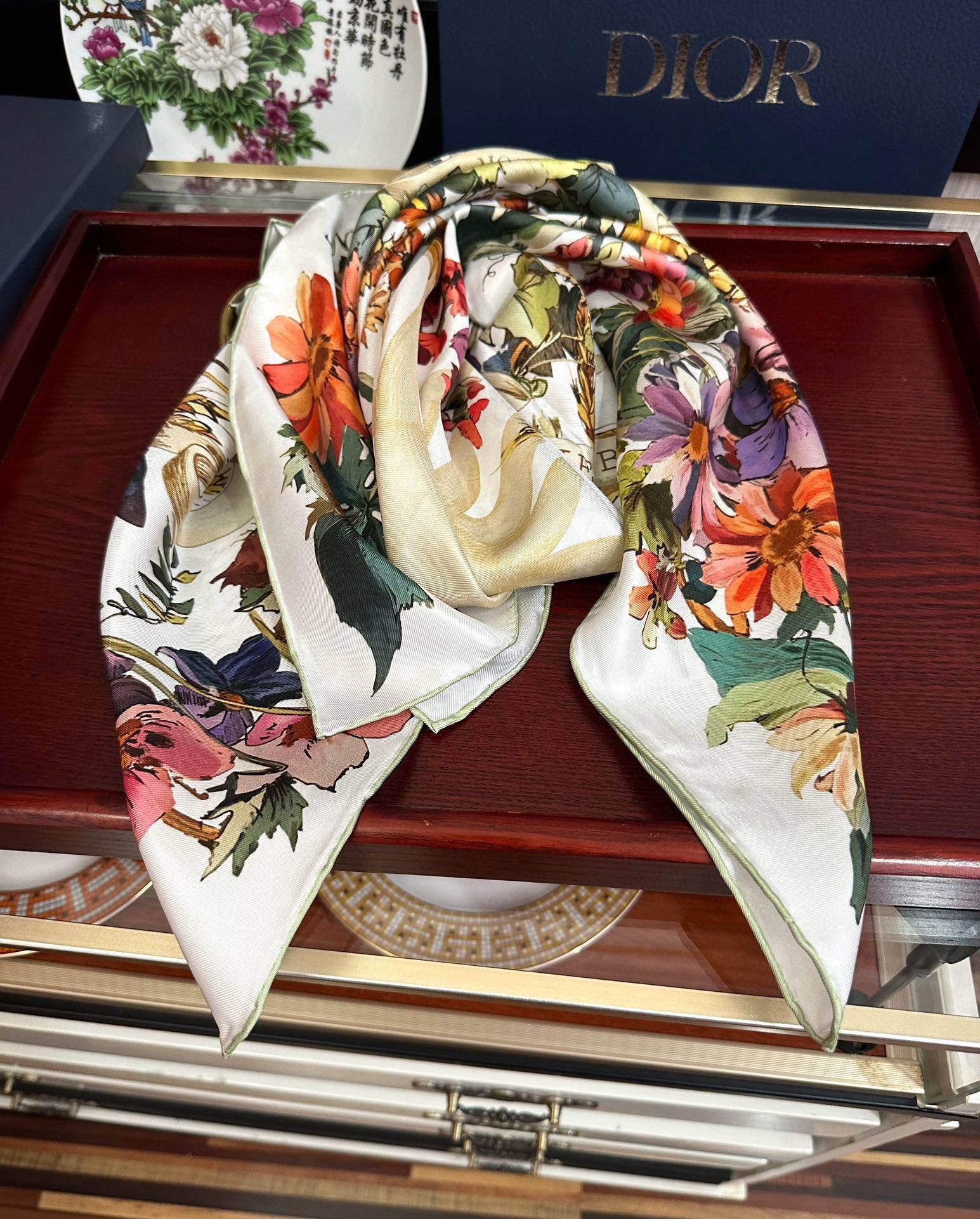 。 迪奥2025春夏季新款，【太阳花神系列】太美了玫瑰买到都说好👍下手一定要快高端 大爱❤️女人尤物 货