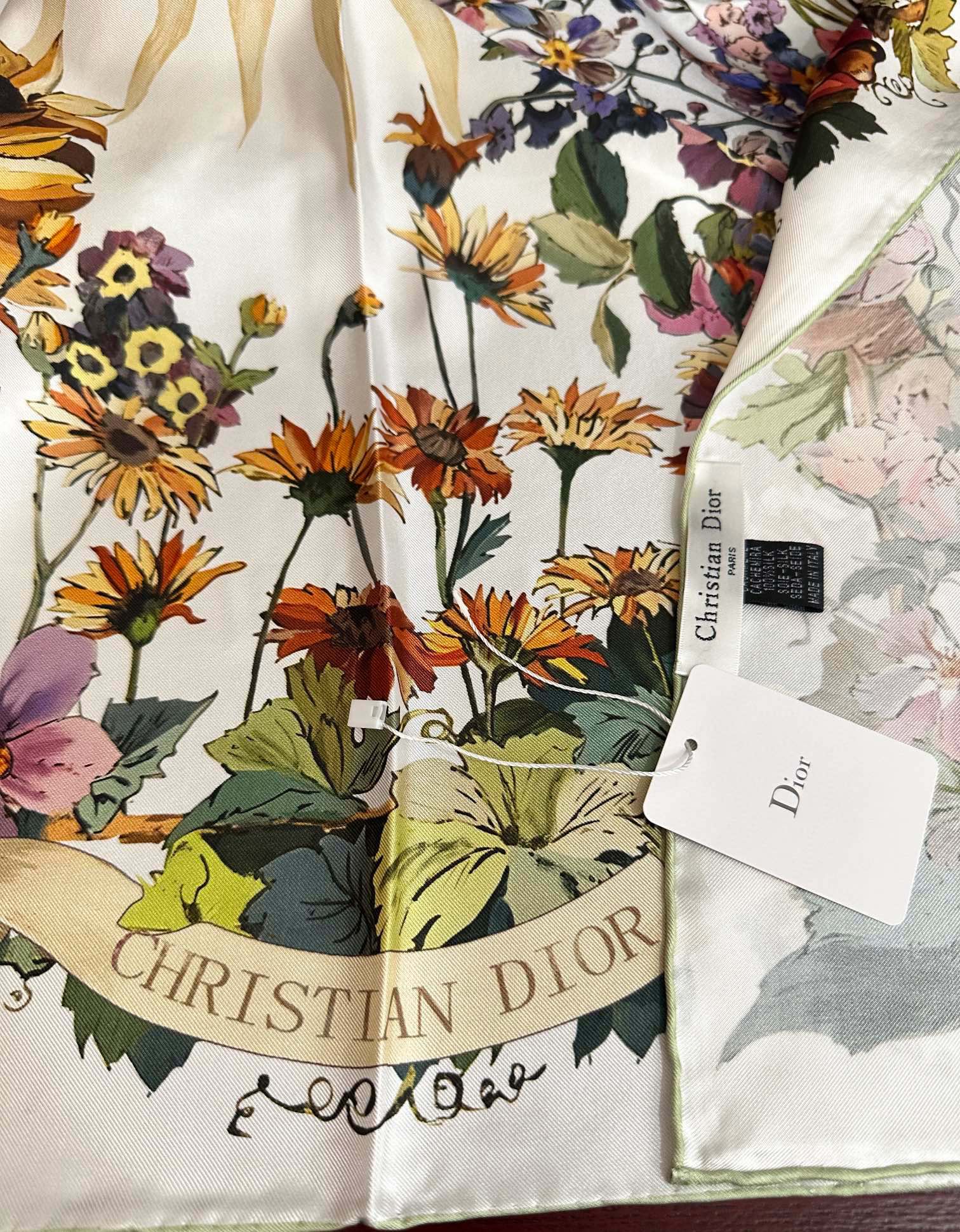 。 迪奥2025春夏季新款，【太阳花神系列】太美了玫瑰买到都说好👍下手一定要快高端 大爱❤️女人尤物 货