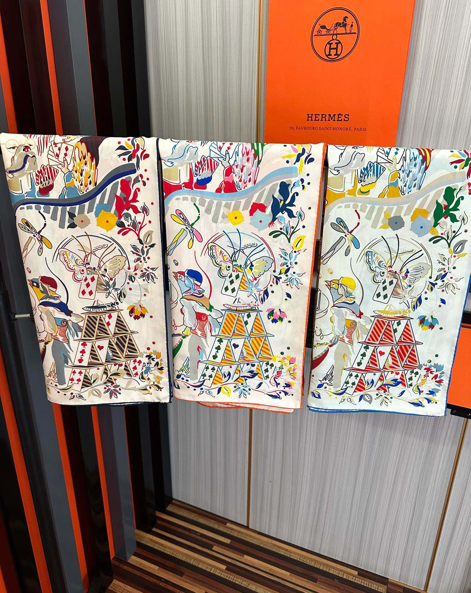 🆕高版本 爱马仕 官网同步【埃米尔奇幻之夜 】设计师：Virginie 夜幕降临在圣奥诺雷街（rue d