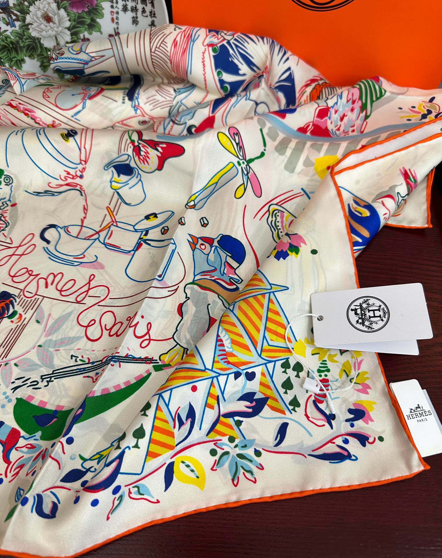 🆕高版本 爱马仕 官网同步【埃米尔奇幻之夜 】设计师：Virginie 夜幕降临在圣奥诺雷街（rue d