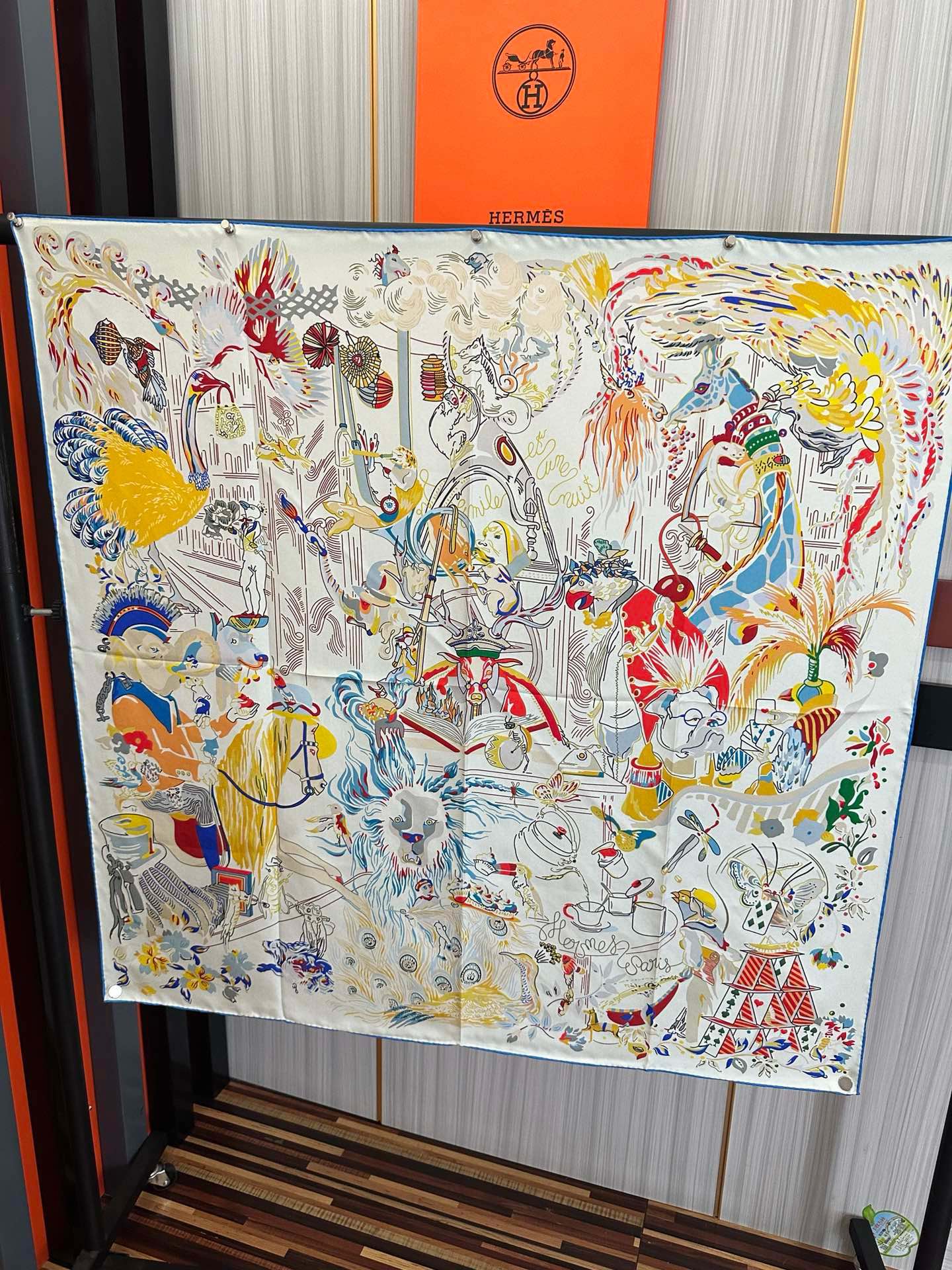 🆕高版本 爱马仕 官网同步【埃米尔奇幻之夜 】设计师：Virginie 夜幕降临在圣奥诺雷街（rue d