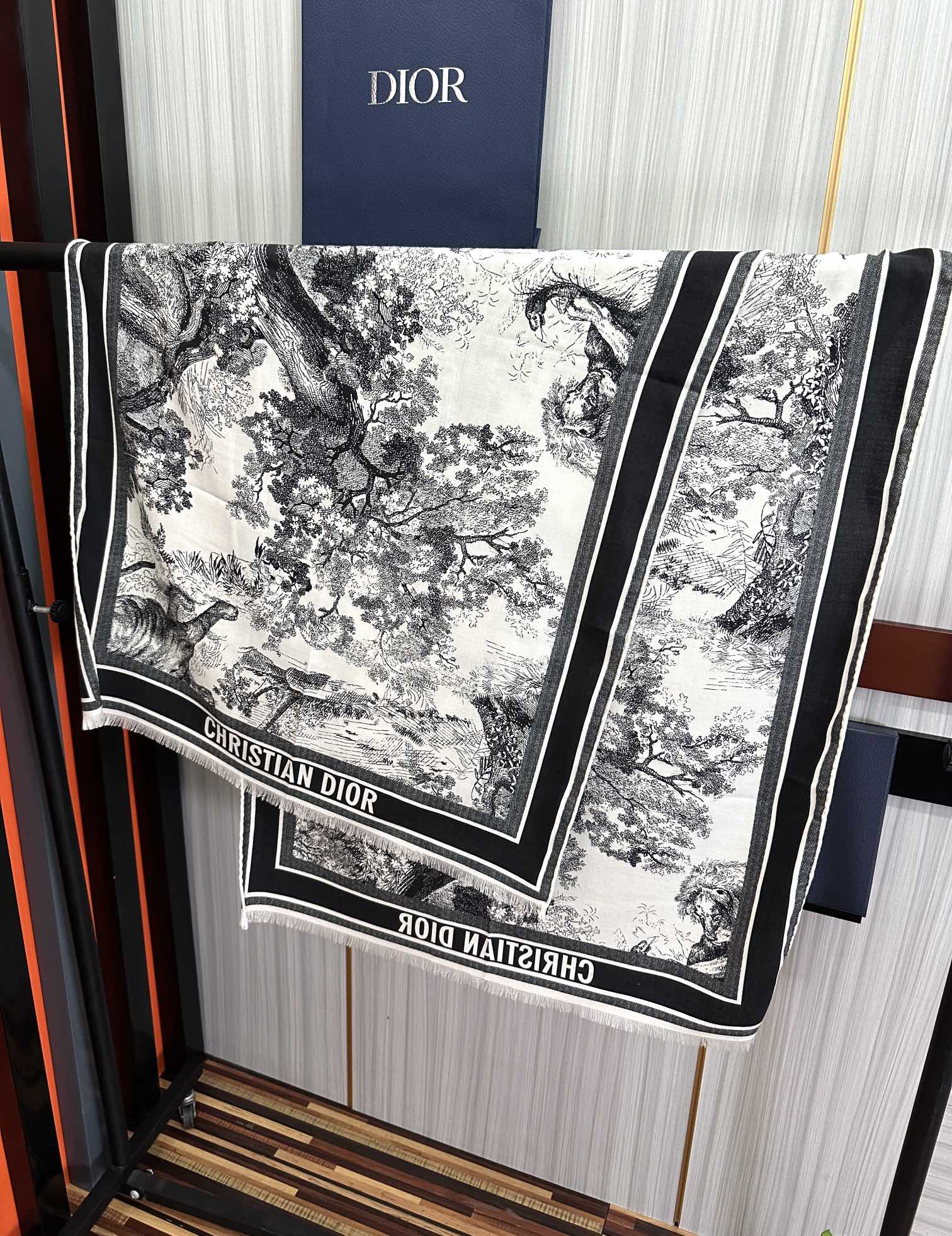 新款迪奥。2010双面同色【动物丛林】太美了吃瓜下手一定要快嘴唇四季都可以用勾引真心美的让人非常非上身效