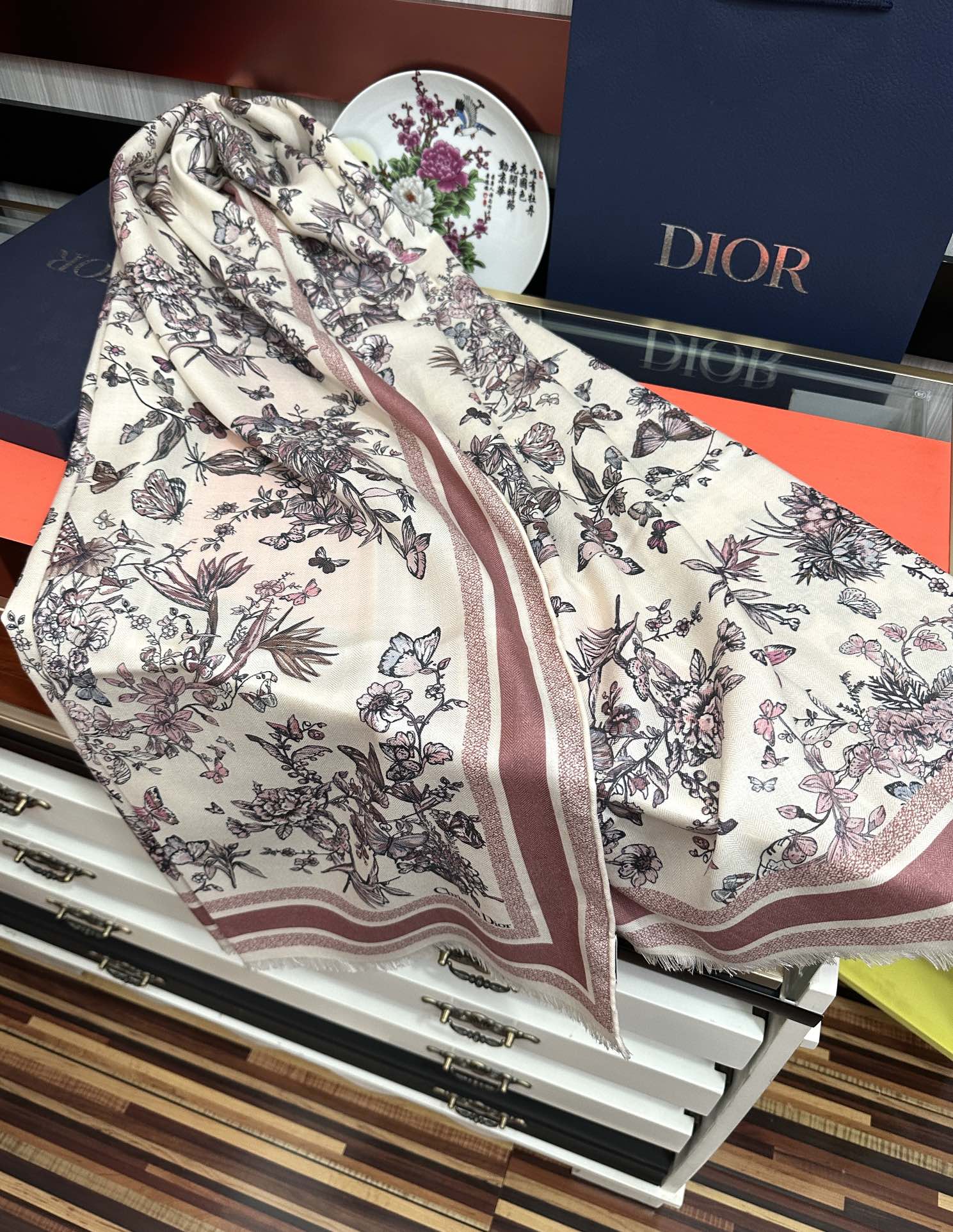 上新 迪奥。2010双面同色【花卉系列】太美了吃瓜下手一定要快嘴唇四季都可以用勾引真心美的让人非常非上身