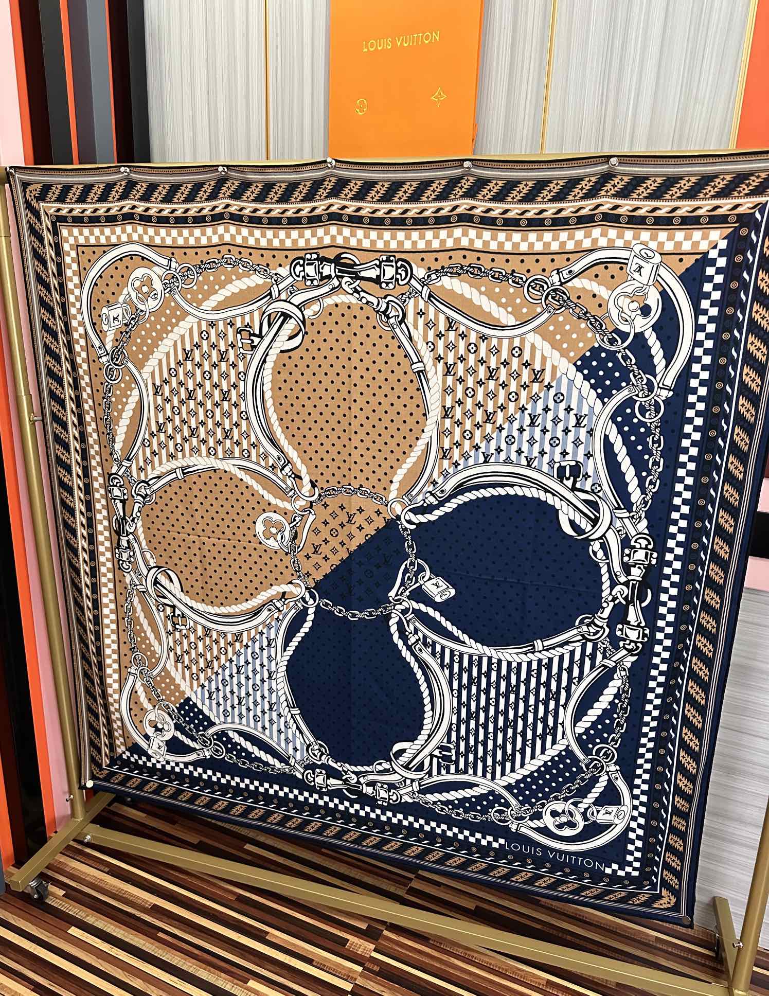 高品质 上新❤️LV 【双面同色】经典优雅礼物~气质到骨子里色新一季的面料超高级，真心超级柔软，丝丝顺滑