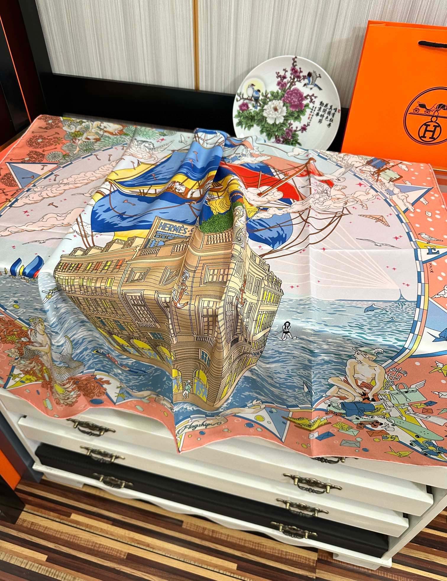 上新2025 。HERMES 重磅庆祝【爱马仕旗舰】方巾嘴唇精简时髦，品质感很显好得意好搭到上瘾的丝巾色