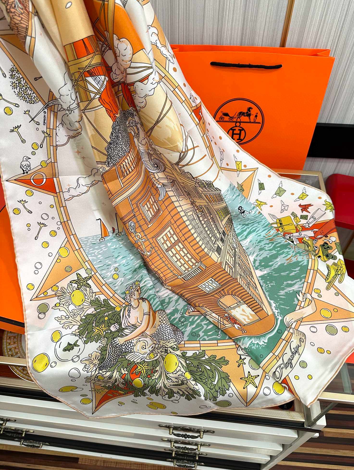 上新2025 。HERMES 重磅庆祝【爱马仕旗舰】方巾嘴唇精简时髦，品质感很显好得意好搭到上瘾的丝巾色