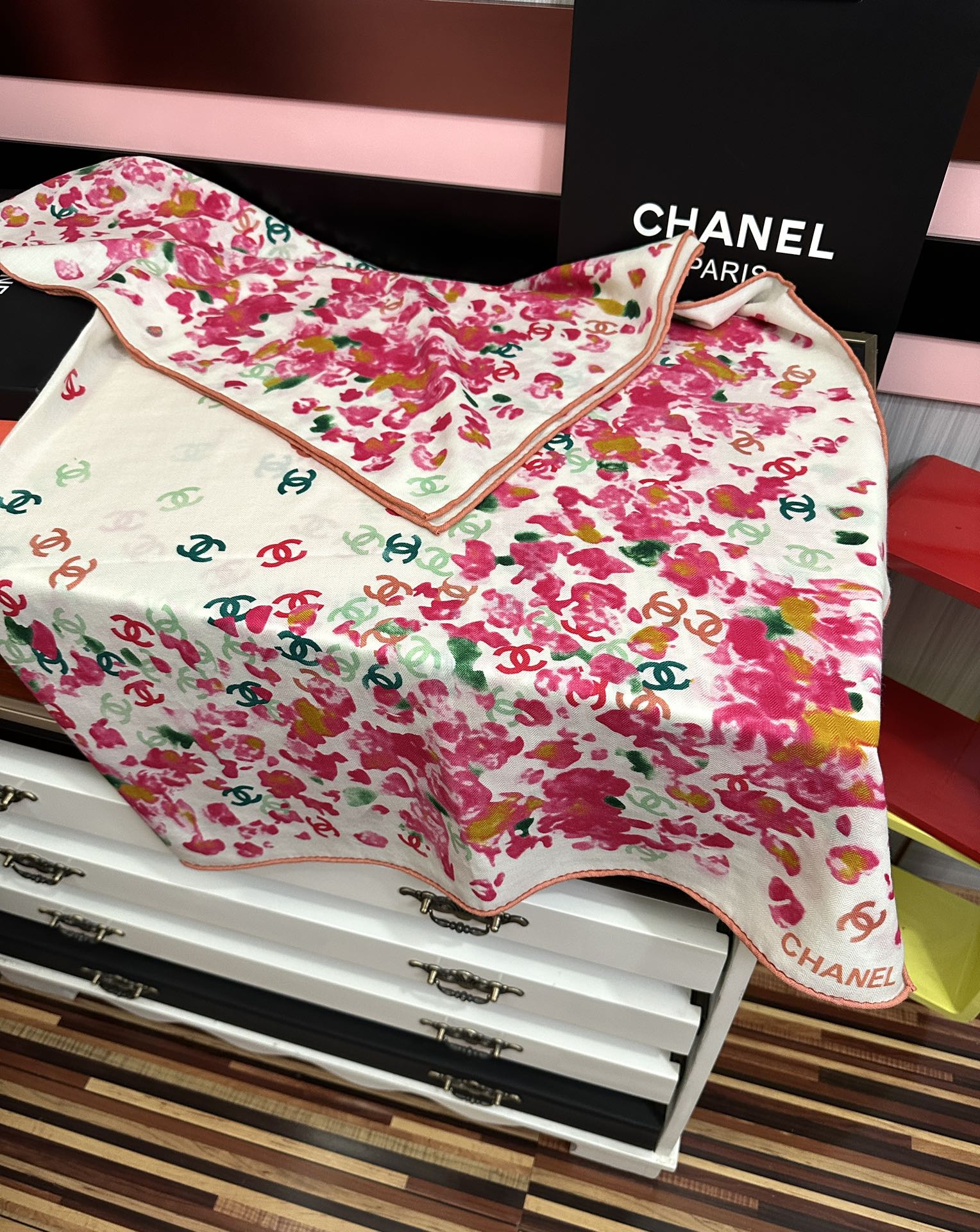 ❤️香奈儿 【2025双面同色印花】太美了發经典茶花帽子🎩设计优雅风礼物~气质到骨子里色香奶奶新一季的面