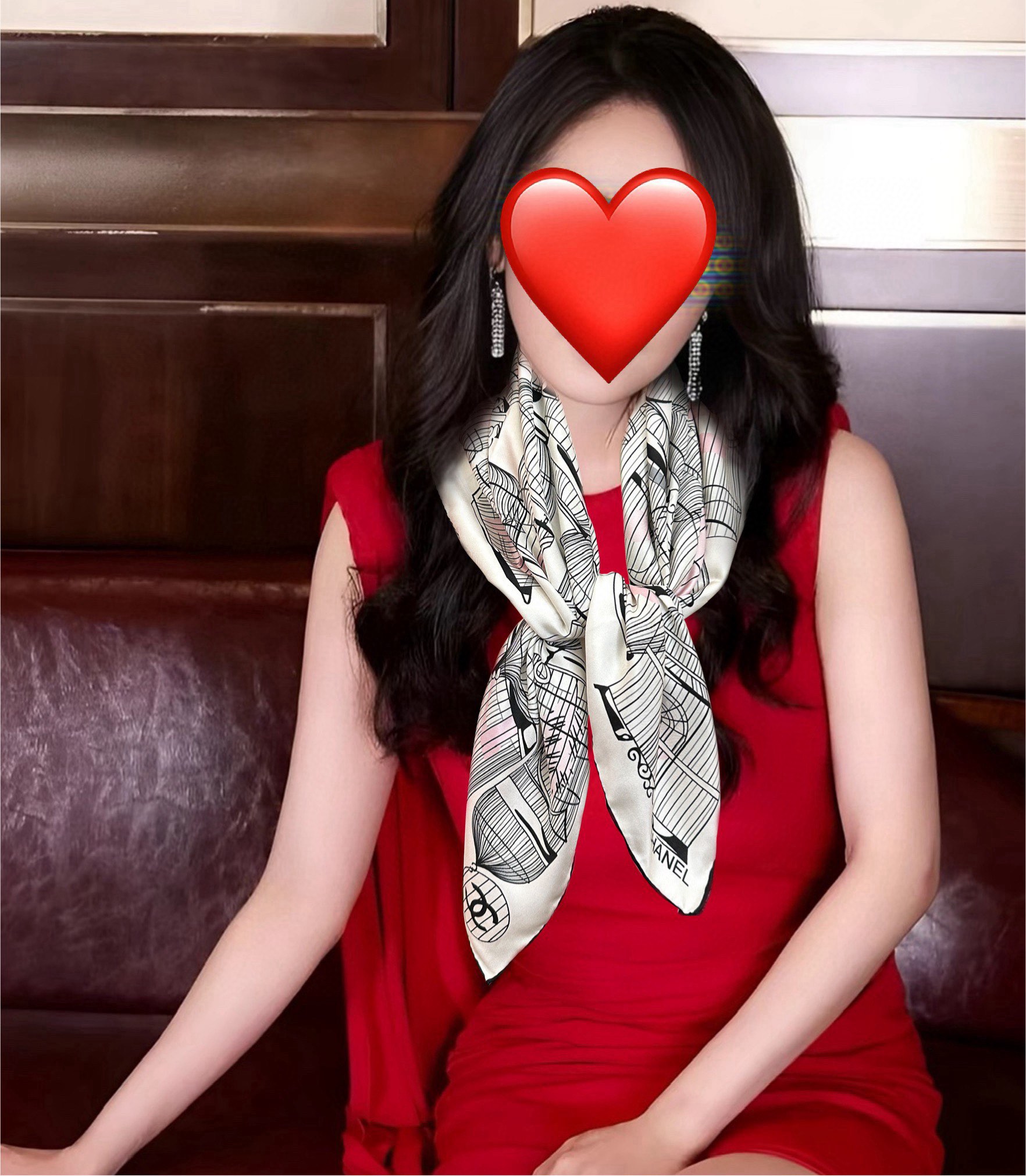 。2010最新款 香奈儿 顶级设计师 又一新款出货了庆祝靓女们必备款色太美了玫瑰上身效果非常美得意各种图