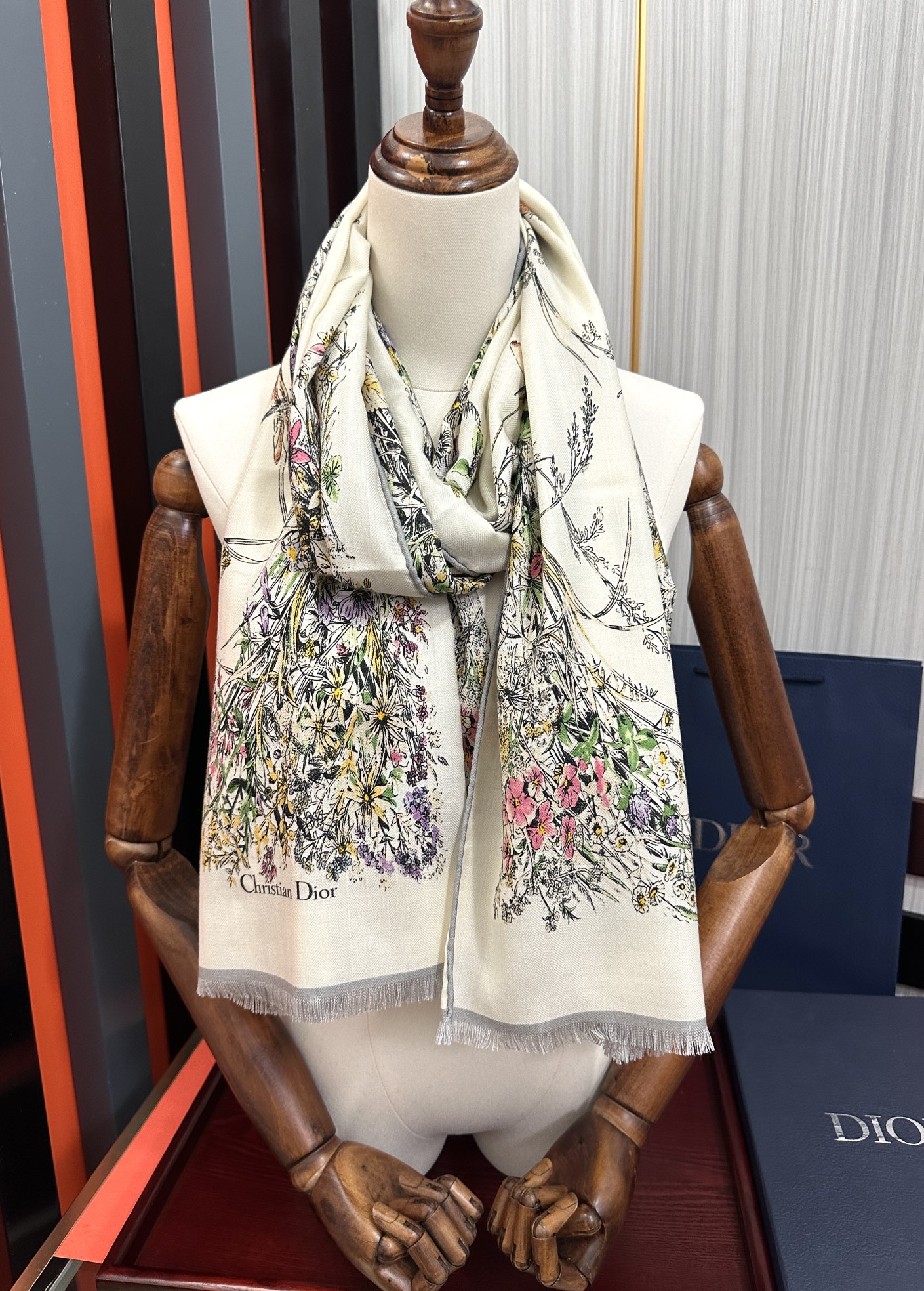 上新❤️迪奥。【双面同色】太美了吃瓜下手一定要快嘴唇四季都可以用勾引真心美的让人非常非上身效果简直美翻了