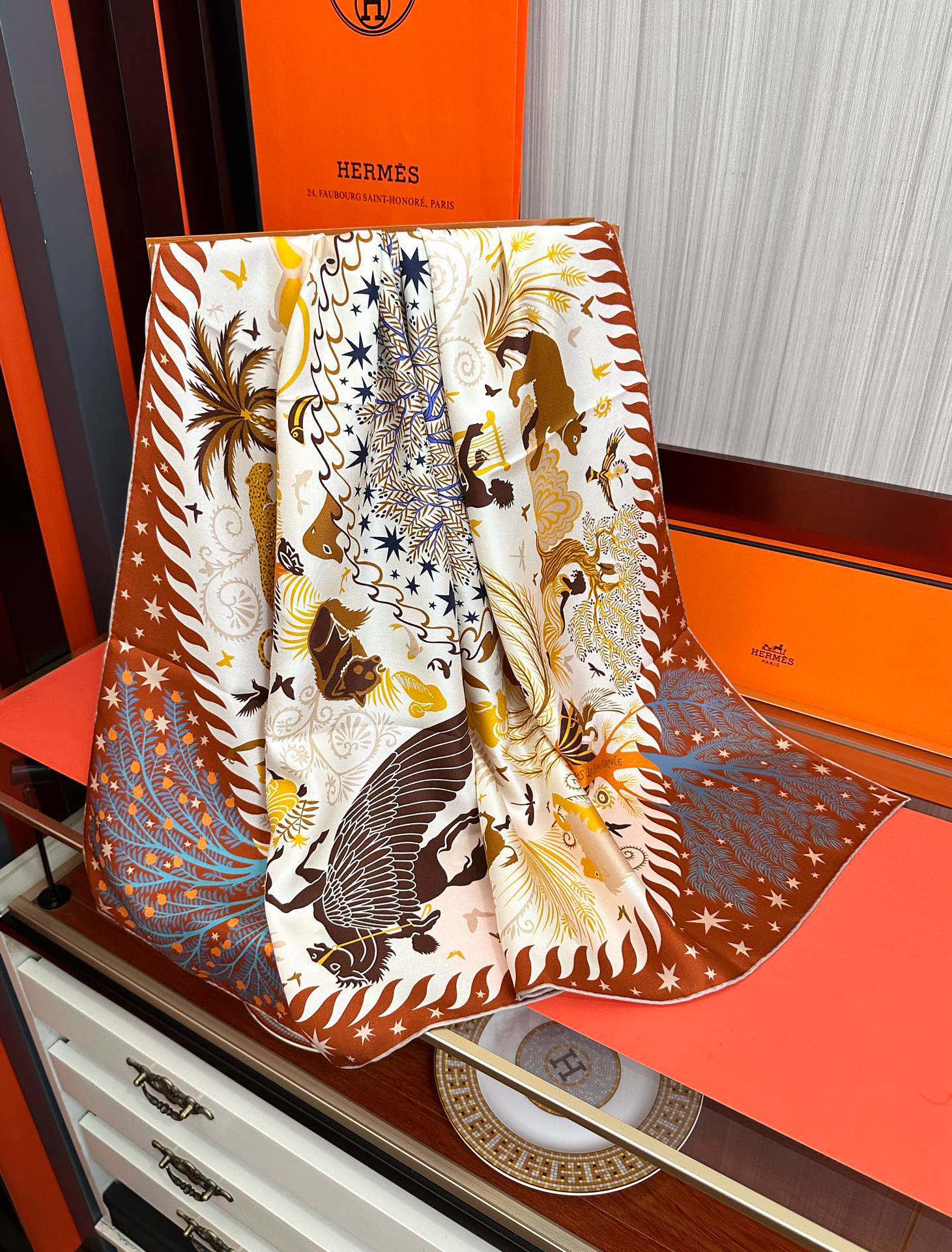 。高品质。H家2025新款【大自然动物图】大爱❤️女人尤物 货极少 四季都可以用‼️真心美的让人非常非常