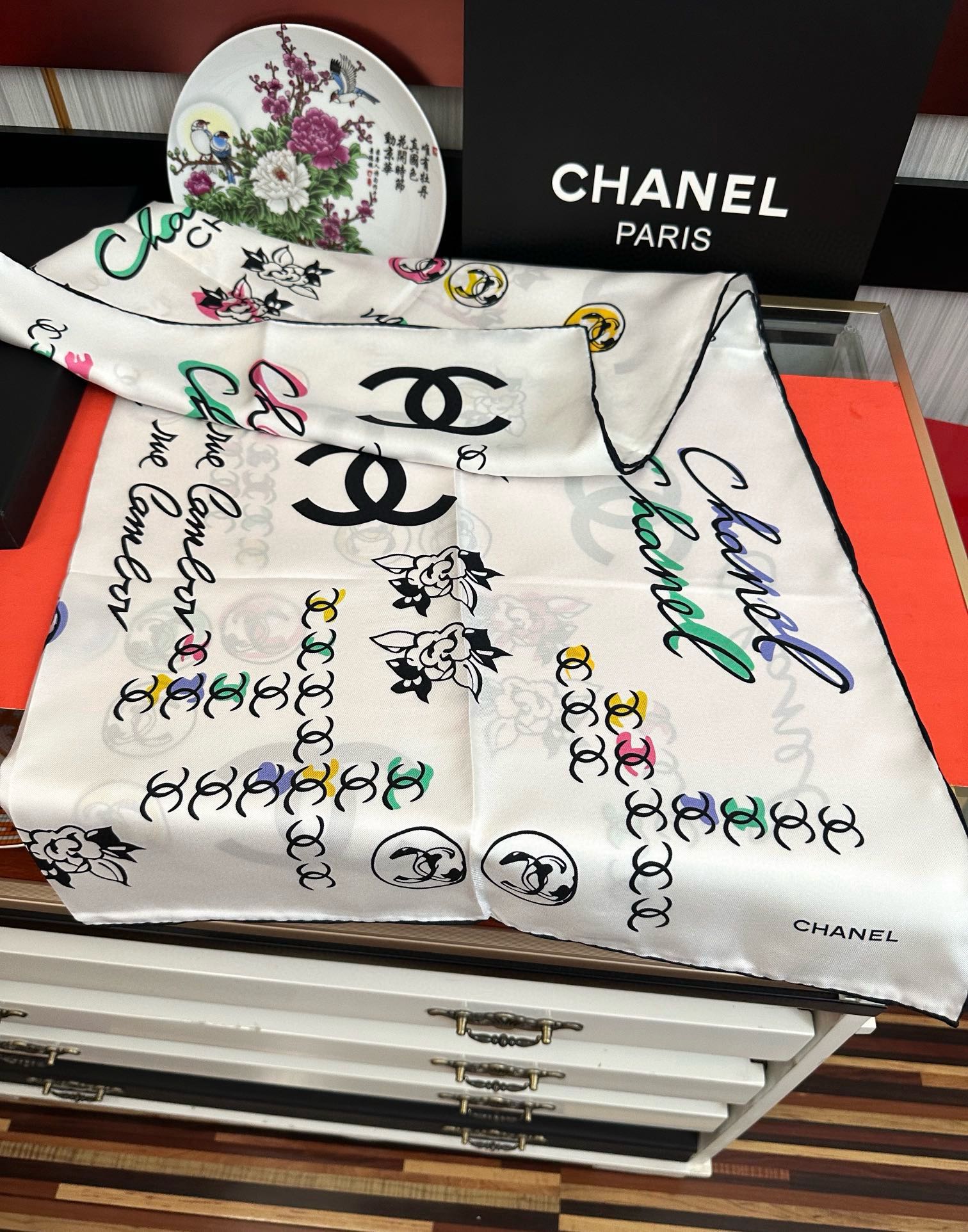 。双面同色 香奈儿18姆米 高版本👍香奶奶永远都是比较经典發一条印有字母Logo交织图案巧妙搭配得意简直