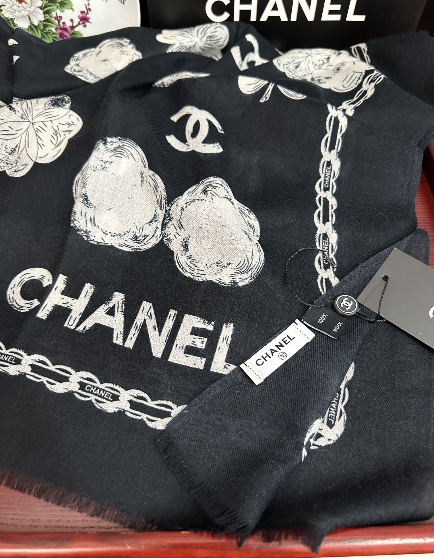 ❤️香奈儿 2025经典茶花优雅Coco风礼物~气质到骨子里色香奶奶新一季的面料超高级，真心超级柔软，丝
