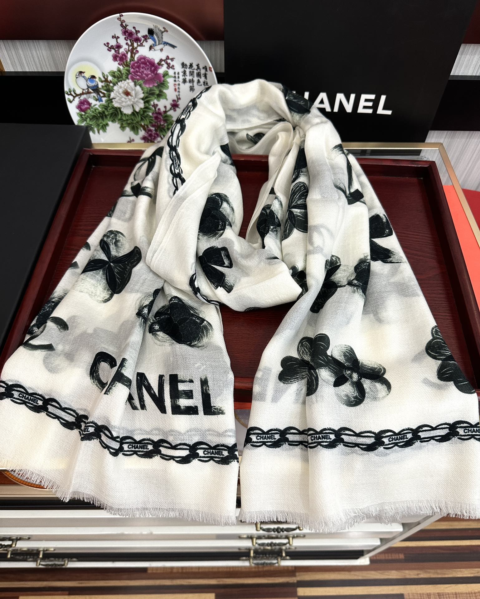 ❤️香奈儿 2025经典茶花优雅Coco风礼物~气质到骨子里色香奶奶新一季的面料超高级，真心超级柔软，丝