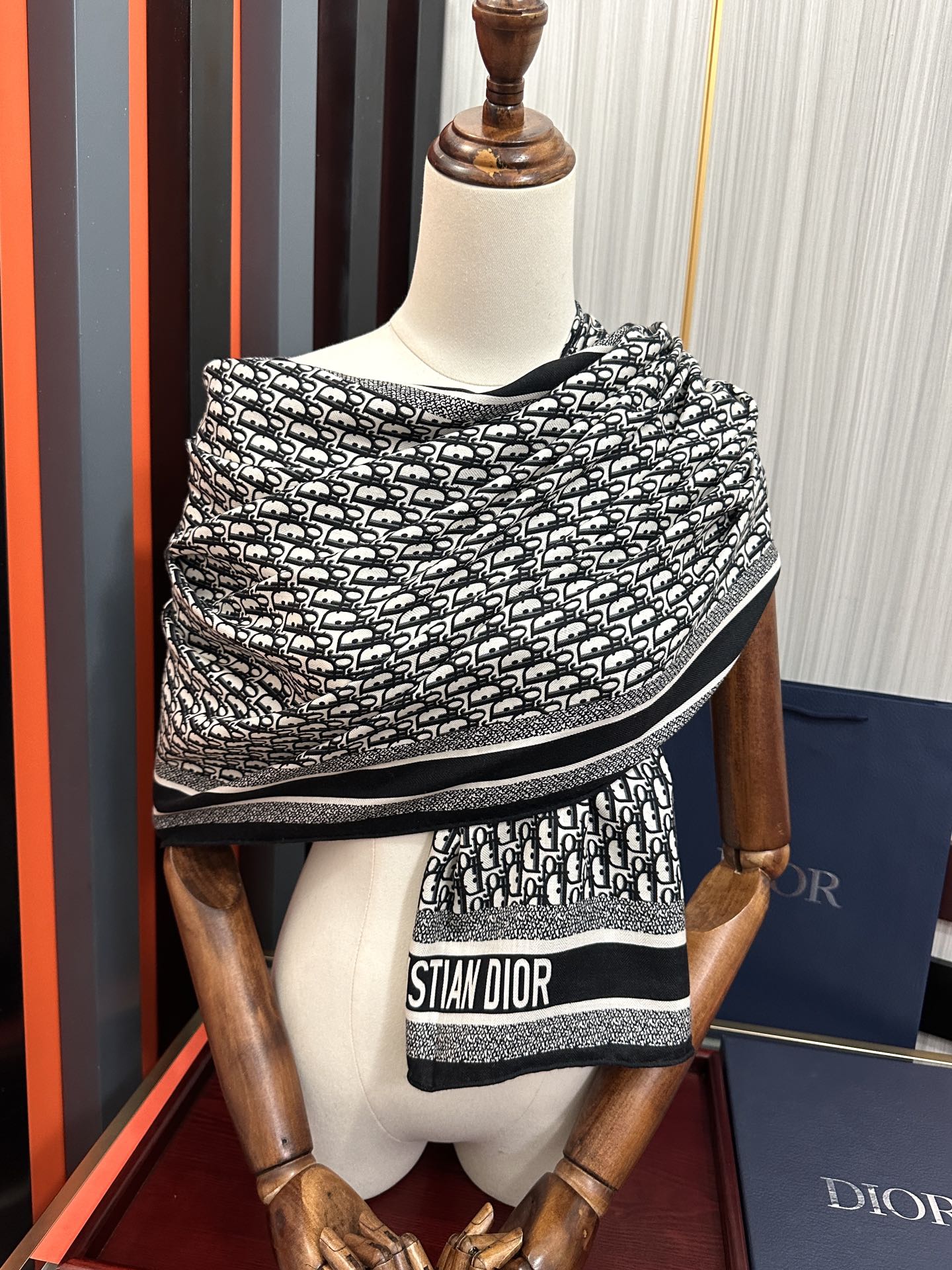 新款迪奥。2010双面同色【D字母】太美了吃瓜下手一定要快嘴唇四季都可以用勾引真心美的让人非常非上身效果