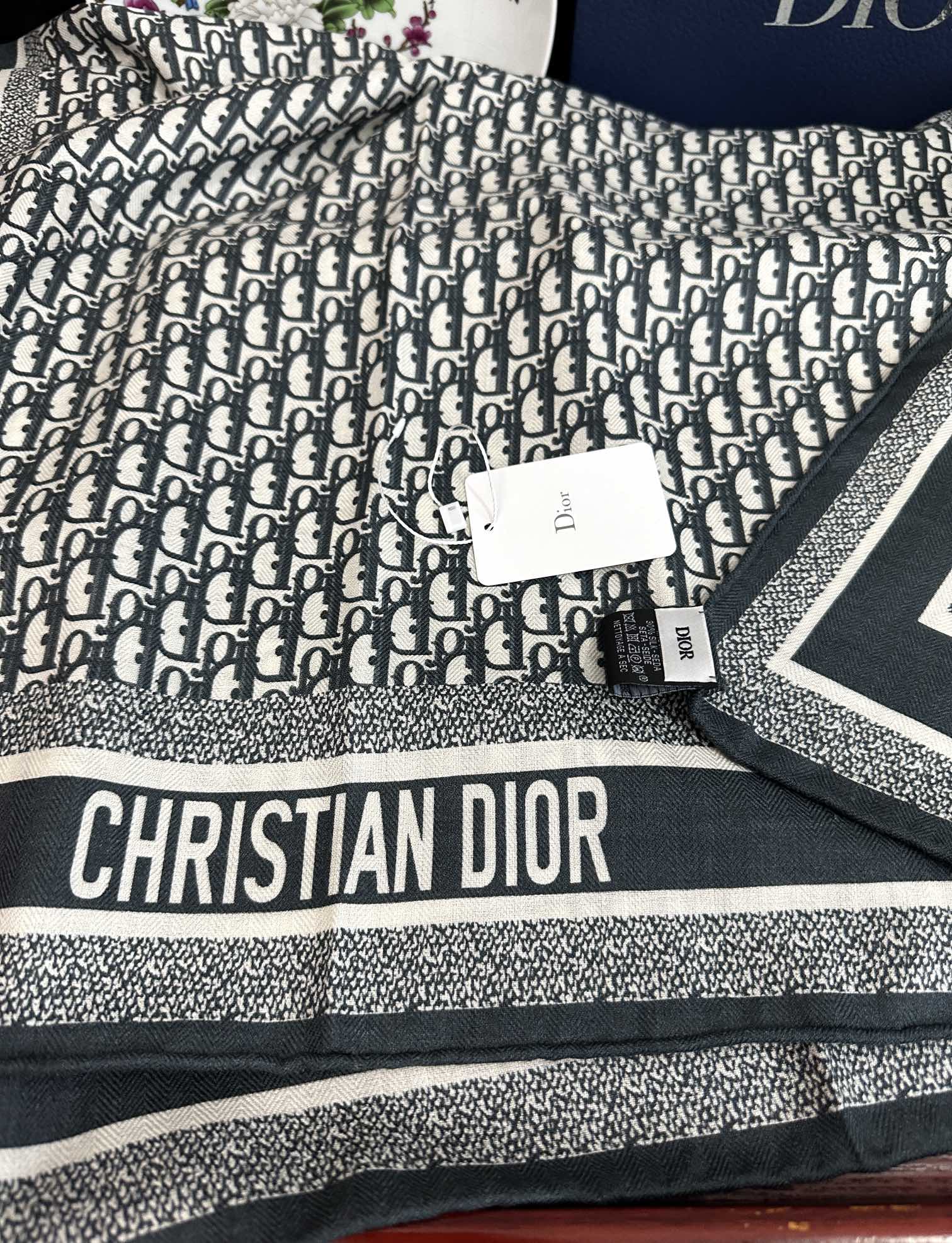 新款迪奥。2010双面同色【D字母】太美了吃瓜下手一定要快嘴唇四季都可以用勾引真心美的让人非常非上身效果