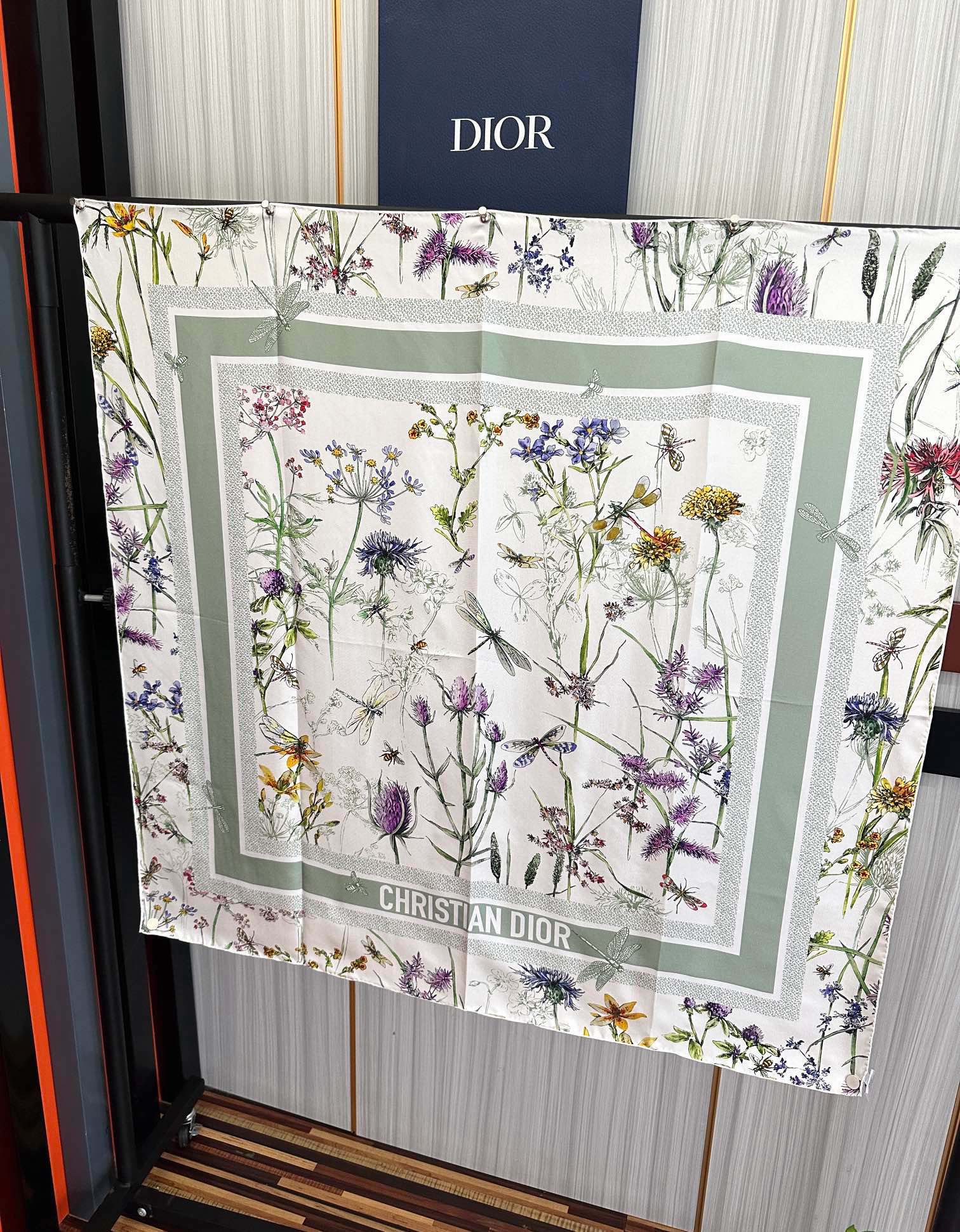 。高版本 迪奥 太美了 2025春夏季新款，太美了玫瑰买到都说好👍下手一定要快高端 大爱❤️女人尤物 货