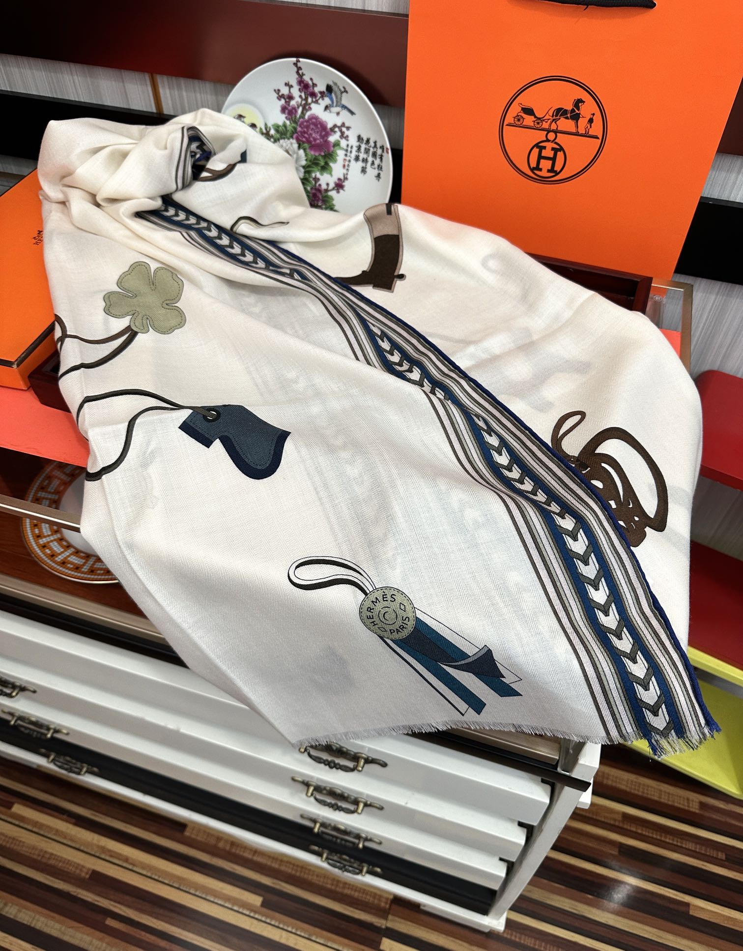 爆款太阳爱马士。2010 最新款双面同色印花吃瓜下手一定要快嘴唇四季都可以用勾引真心美的让人非常非上身效