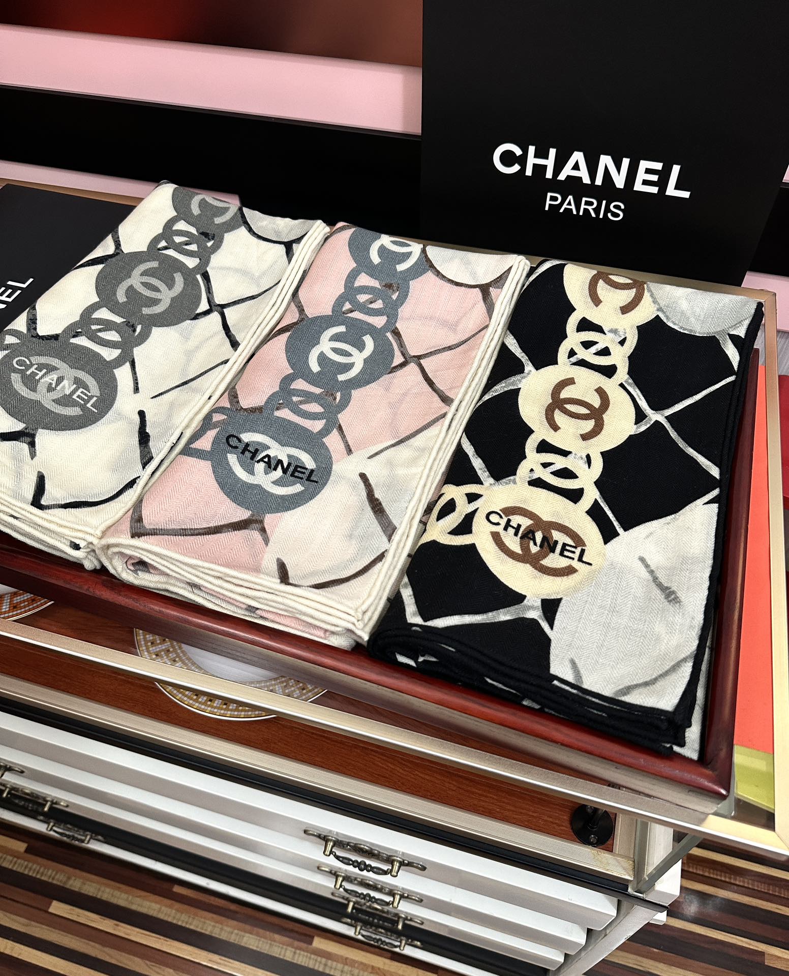 上新❤️香奈儿 香奶奶永远都是这么经典【双面同色】太美了發经典设计优雅风礼物~气质到骨子里色香奶奶新一季