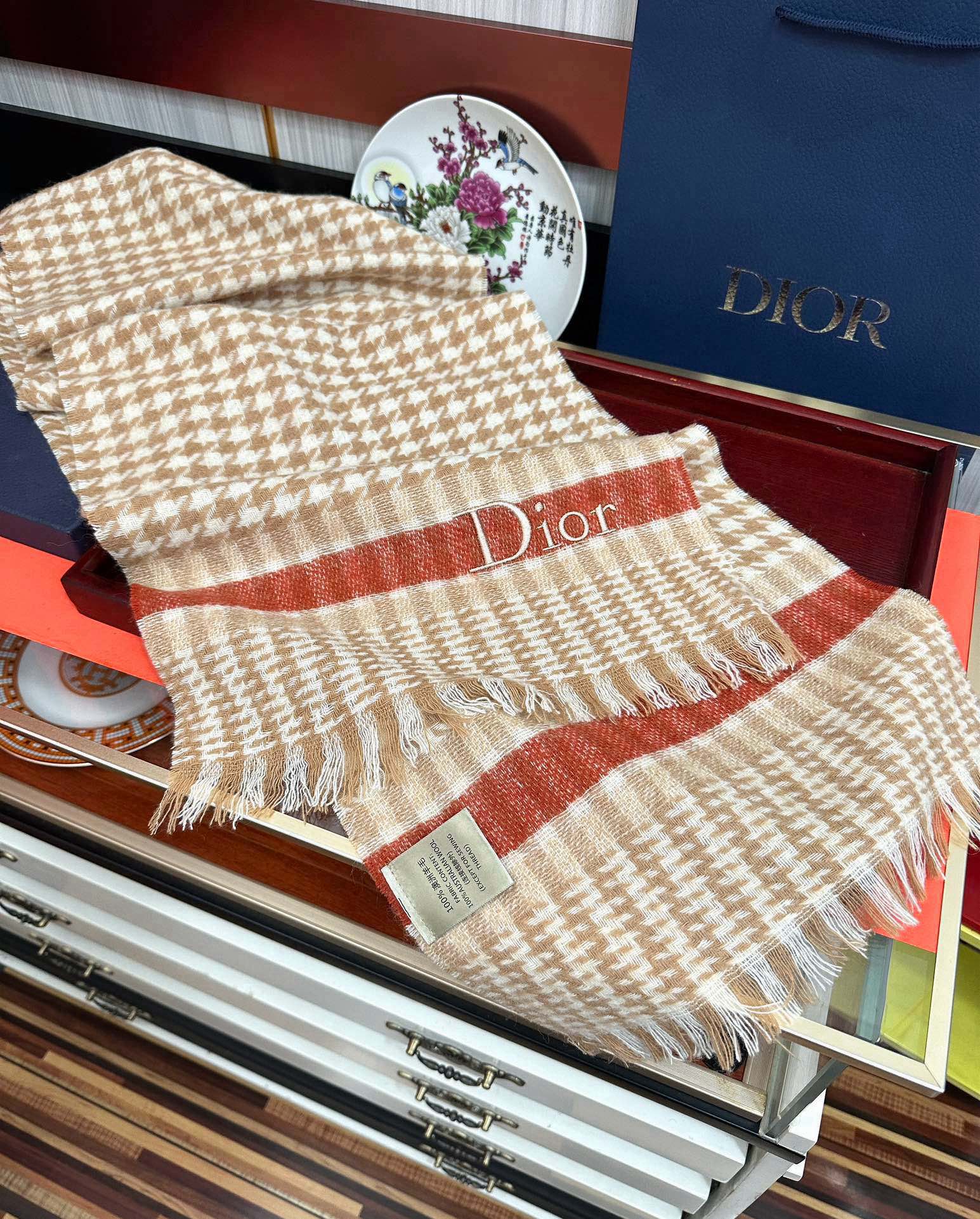 上新。 太美了2025  迪家采用内蒙古羊绒，最新款男女通用情侣款👫重磅推荐💥 经典的格子，永不过时。非