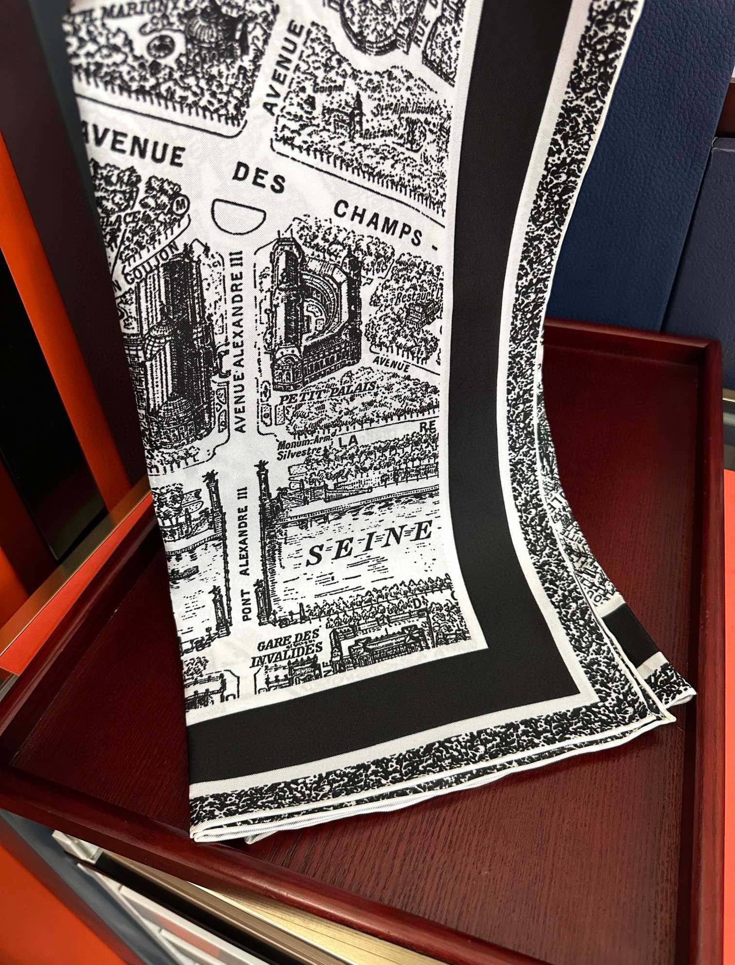 。新款 迪奥2025春夏季新款，【巴黎地图】太美了玫瑰买到都说好👍下手一定要快高端 大爱❤️女人尤物 货