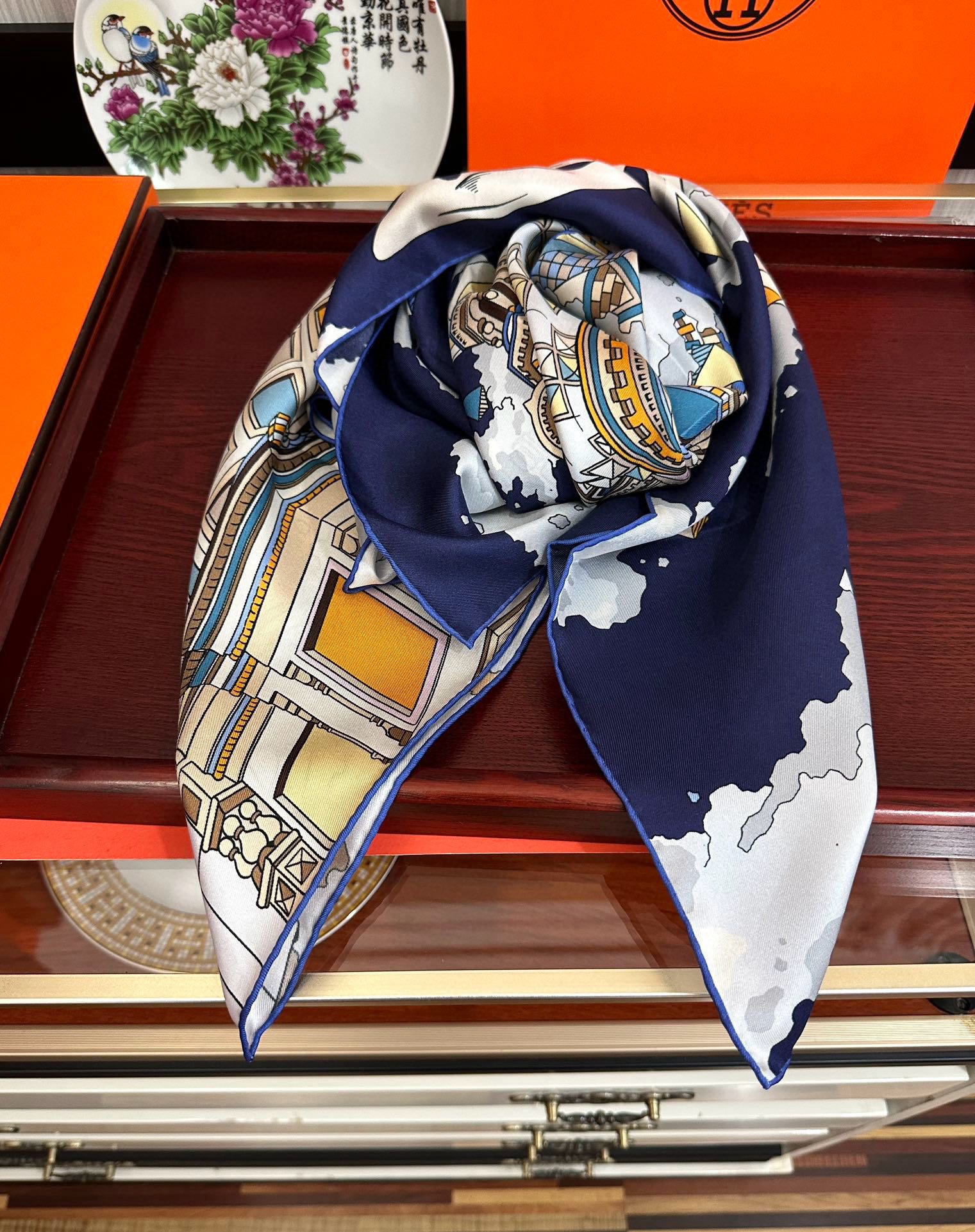 。高品质 爱马仕 2025新款太美了【骏马奔腾】精致手工卷边，买到都说好👍下手一定要快高端 大爱❤️女人