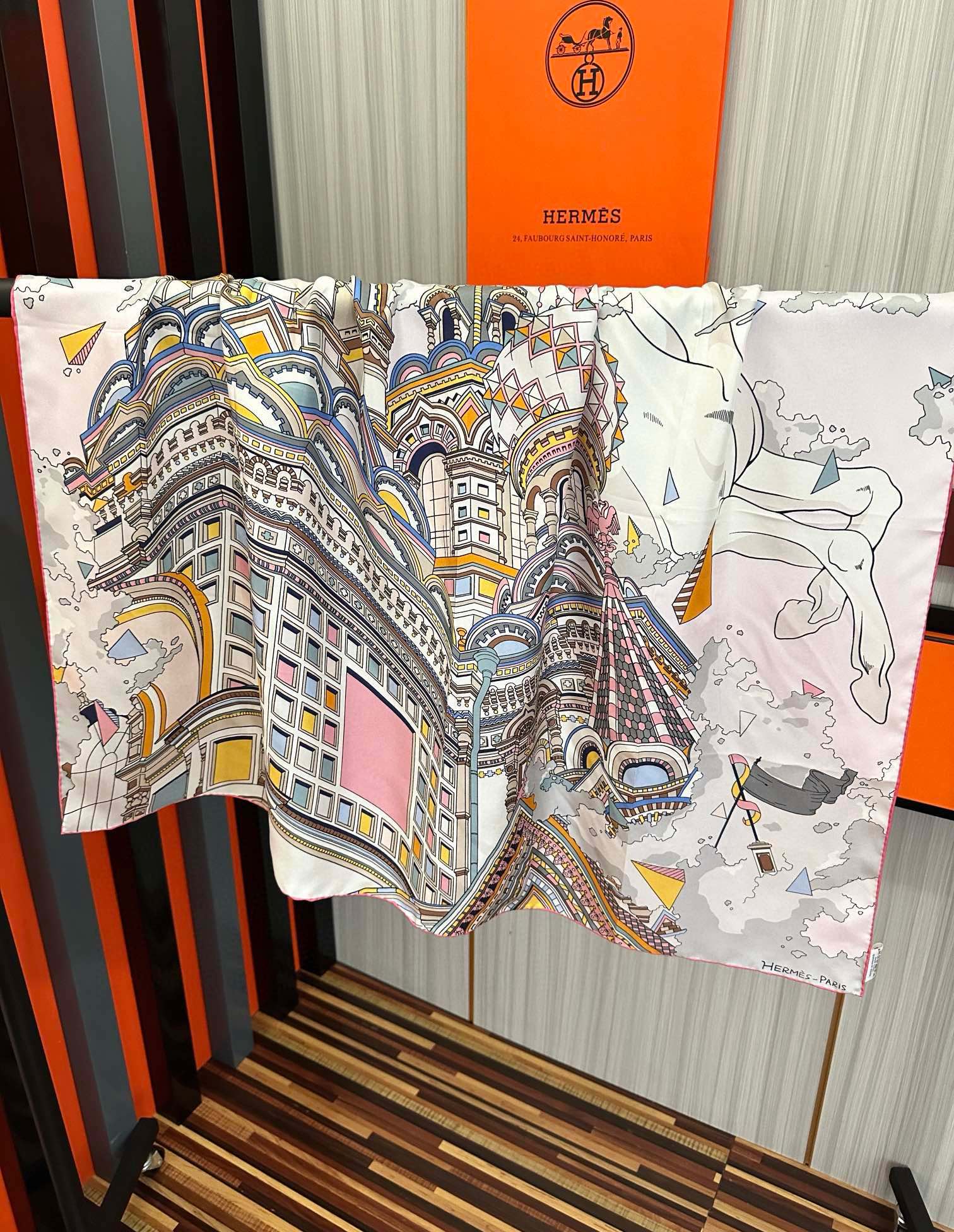 。高品质 爱马仕 2025新款太美了【骏马奔腾】精致手工卷边，买到都说好👍下手一定要快高端 大爱❤️女人